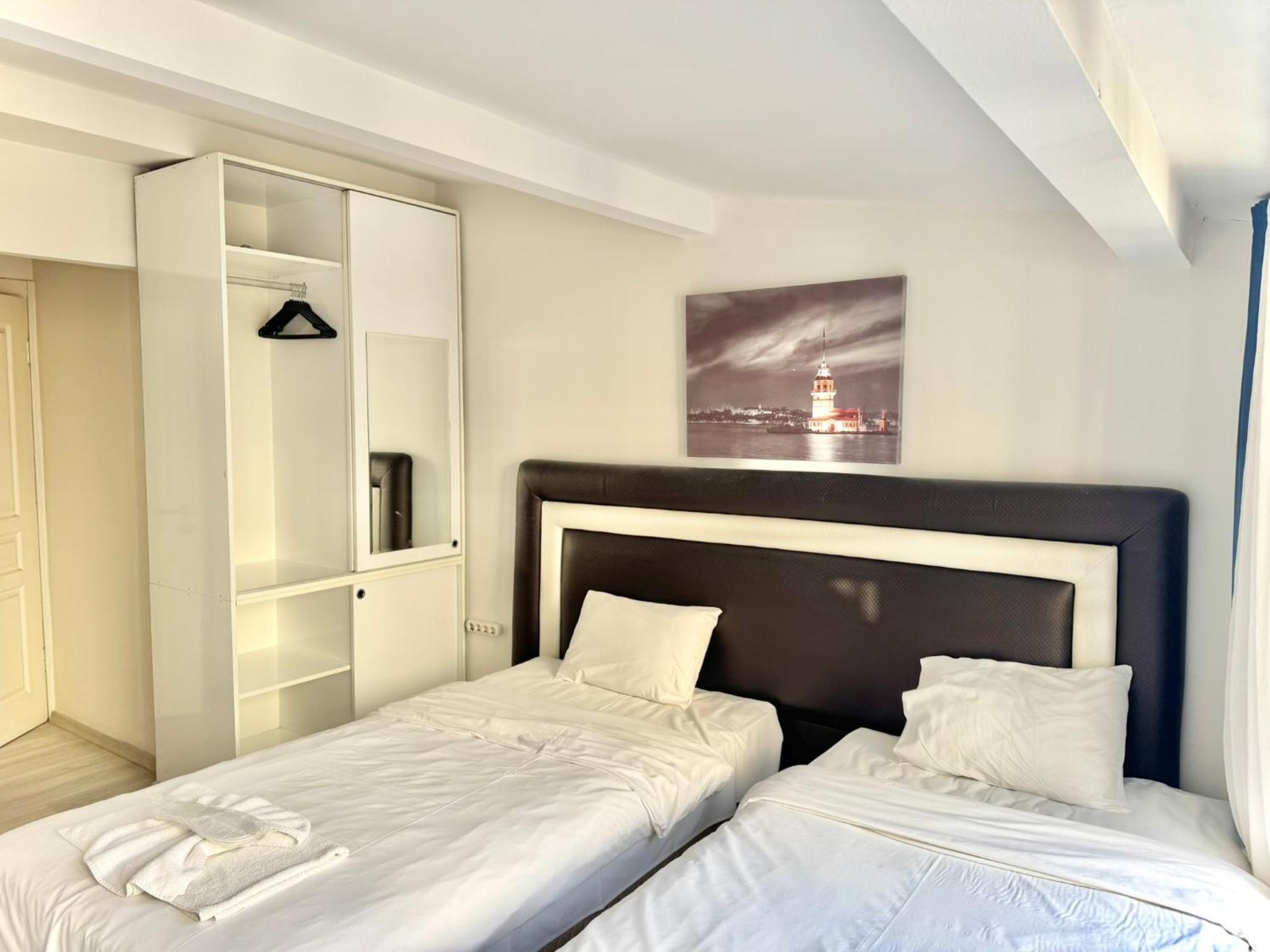 Double Room with Balcony photo 2