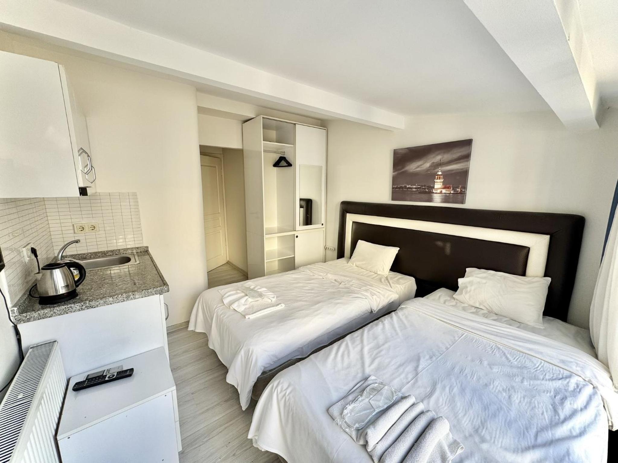 Double Room with Balcony photo 3