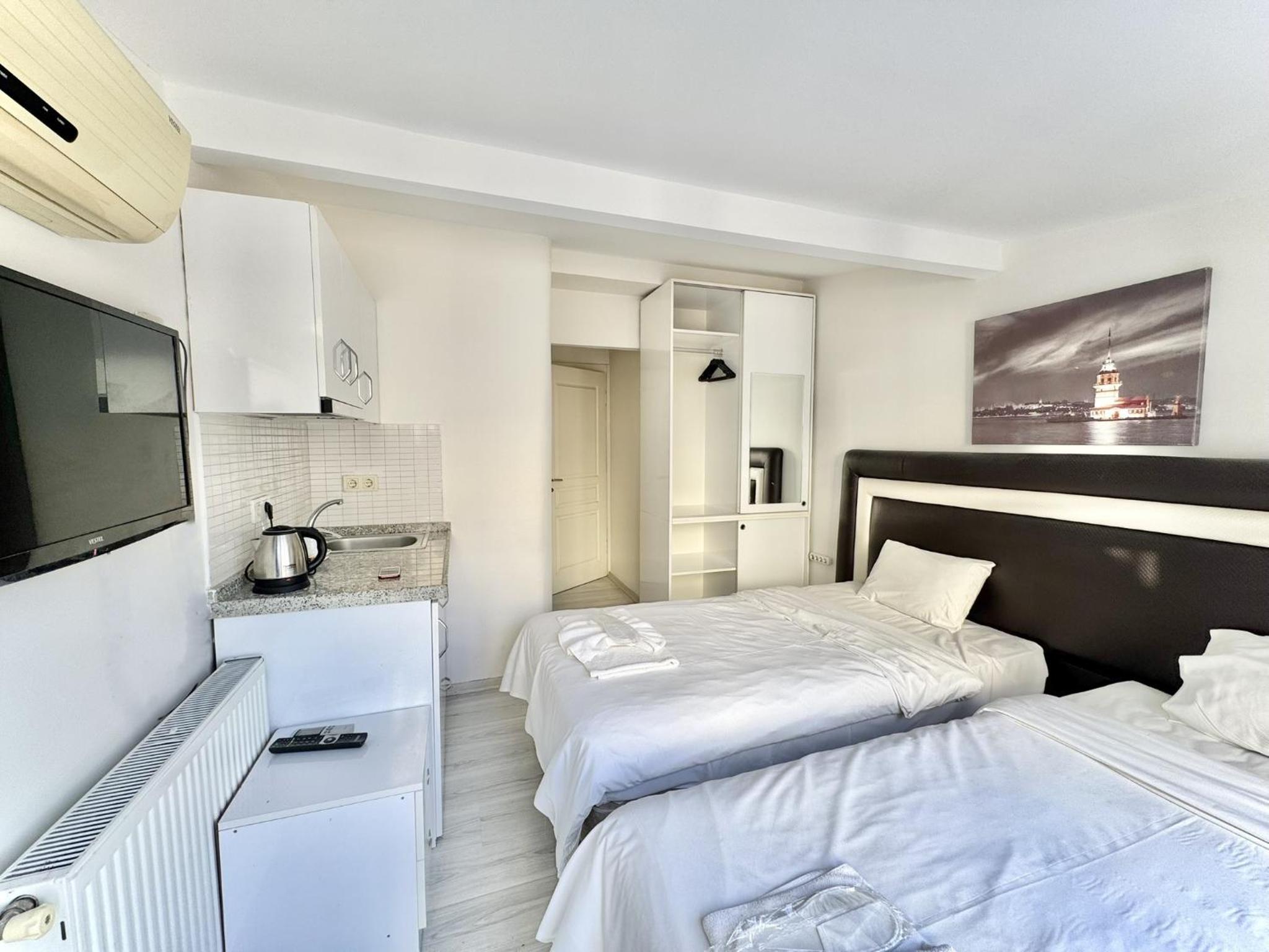 Double Room with Balcony photo 1
