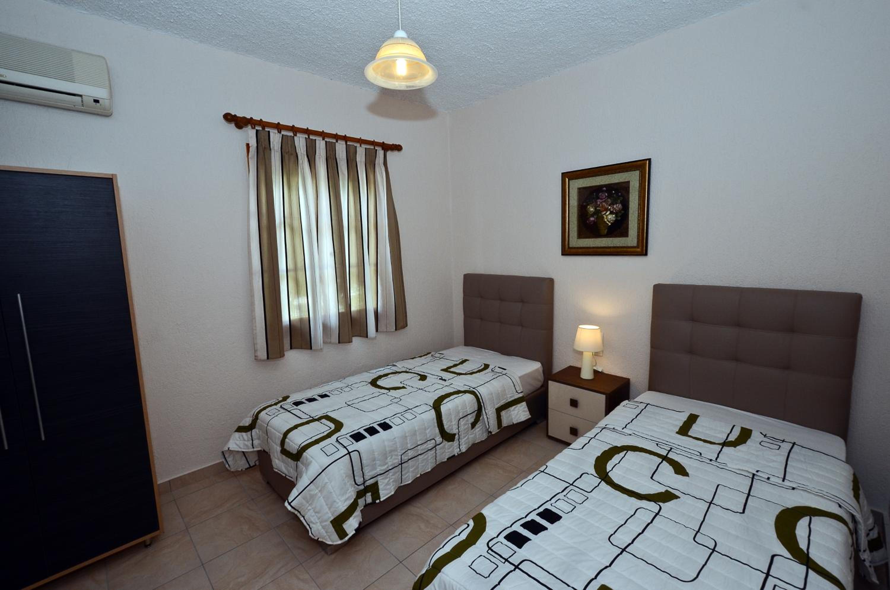 Two-Bedroom Apartment (4 Adults) with Sea View photo 1