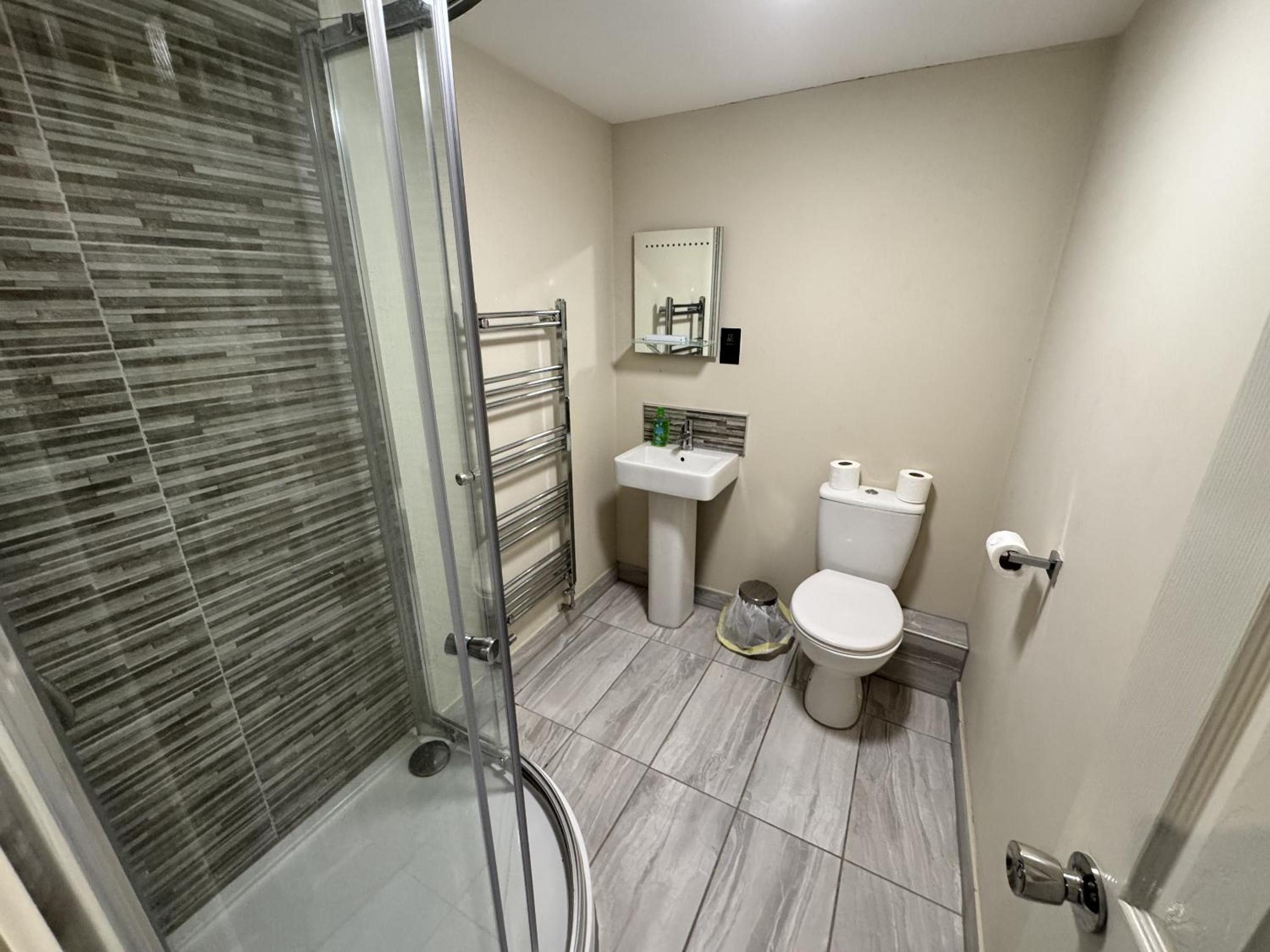 Deluxe Double Room with Shower photo 3