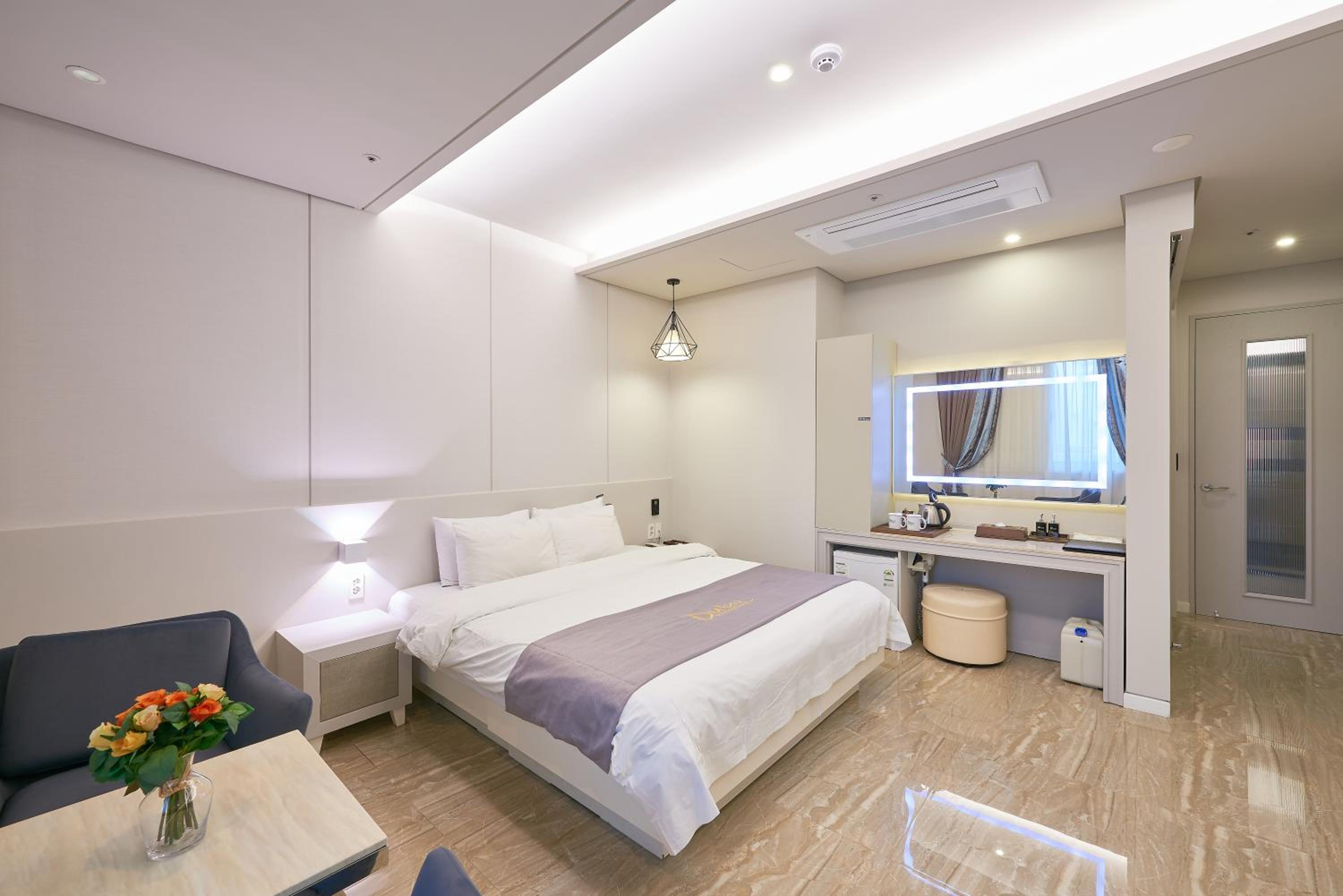 Standard Double Room photo 2