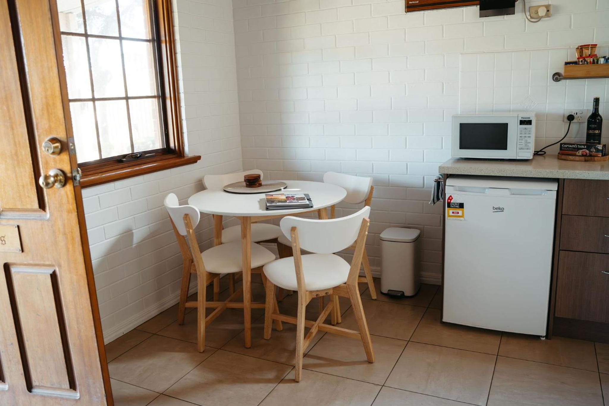 Deluxe Queen Cottage - Angas