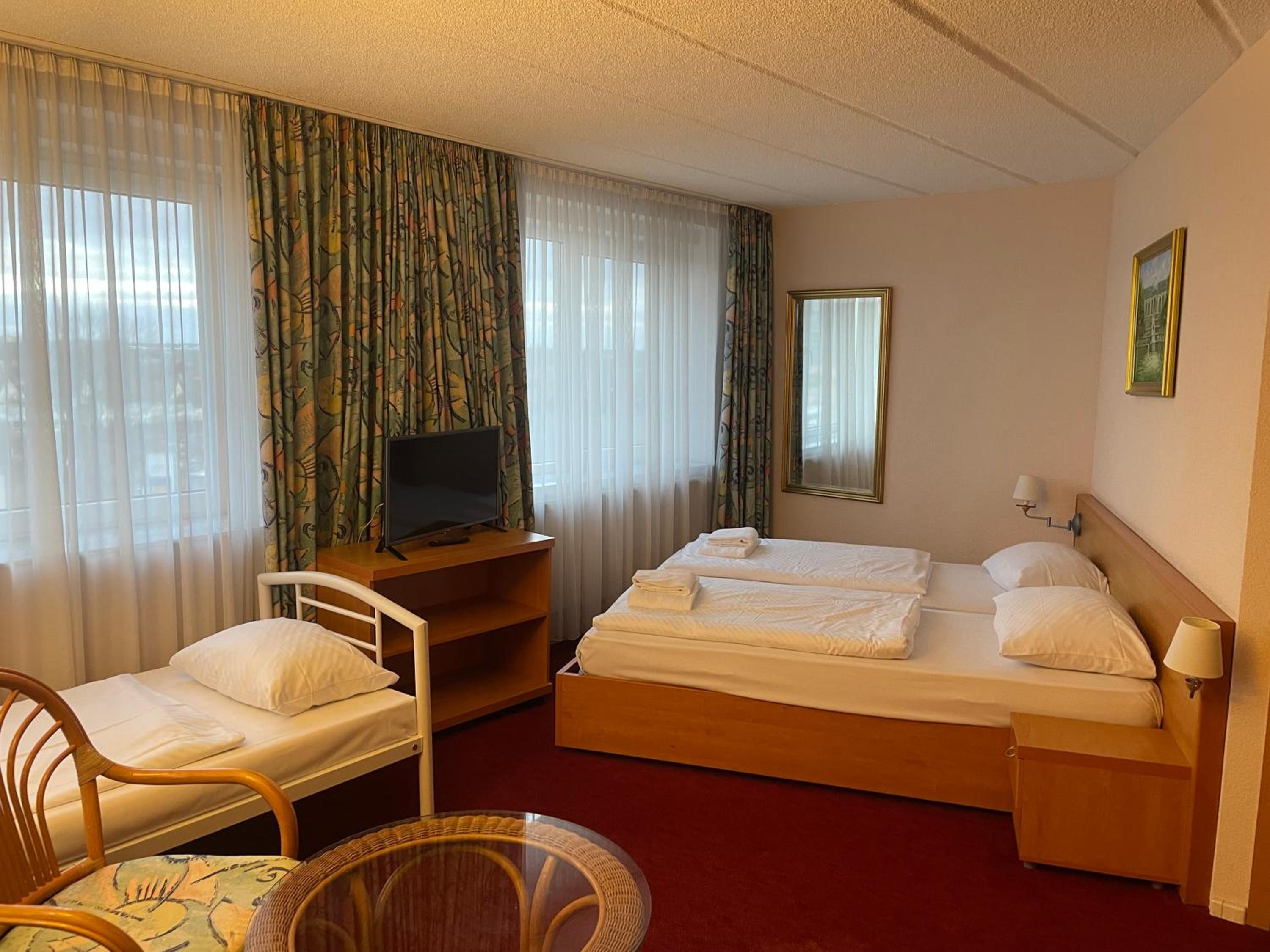 Standard Triple Room photo 3