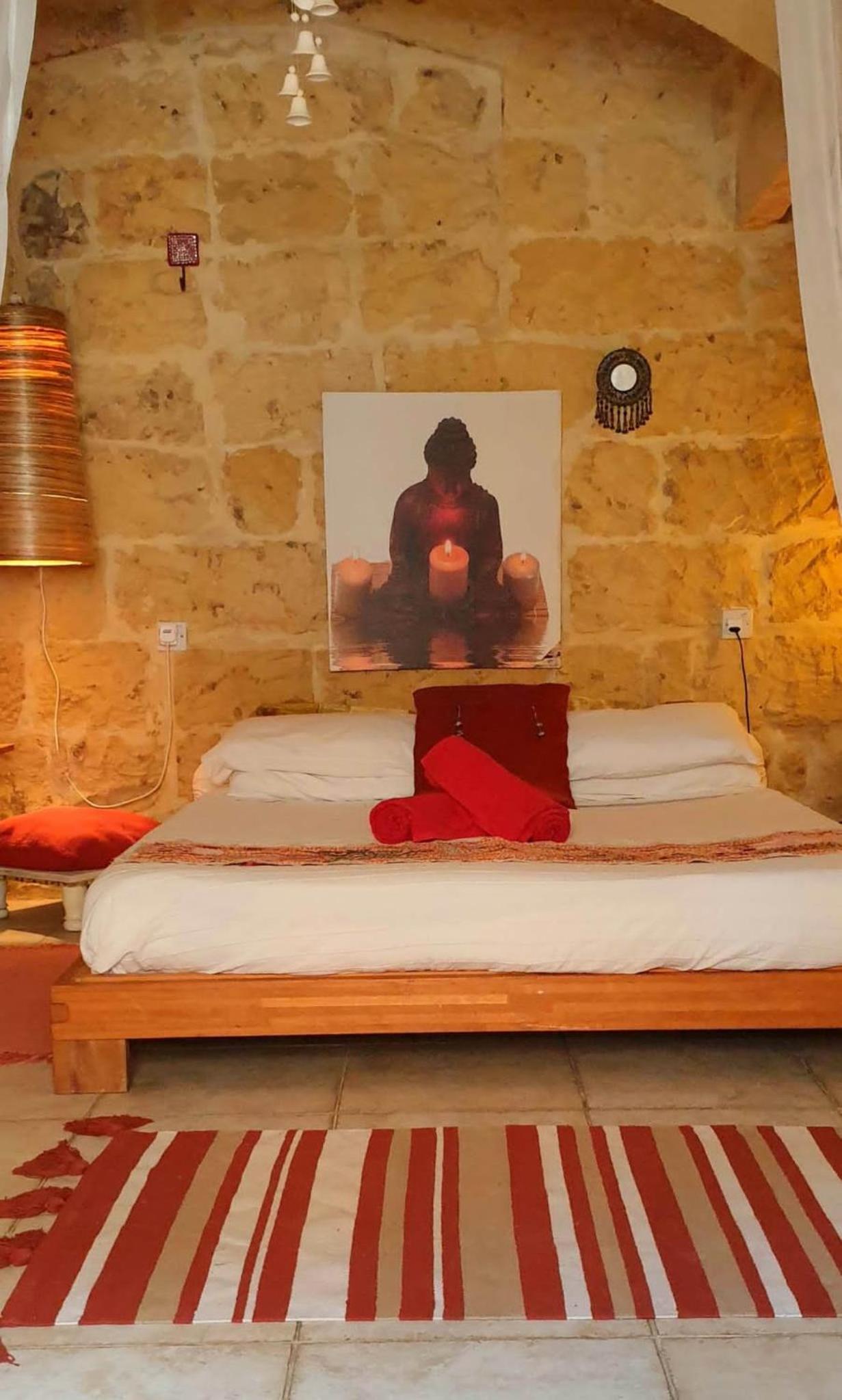 Deluxe Double Room with Shower - Photo 31