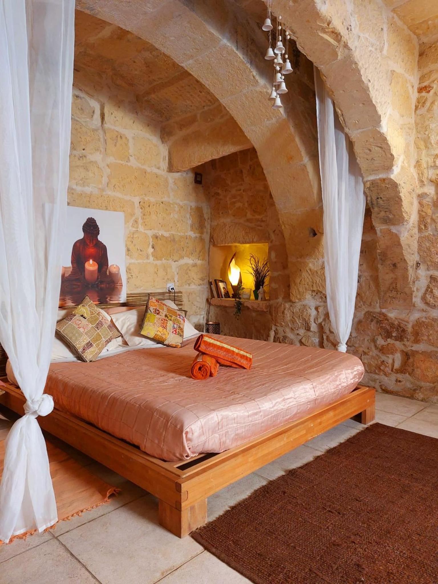 Deluxe Double Room with Shower - Photo 28
