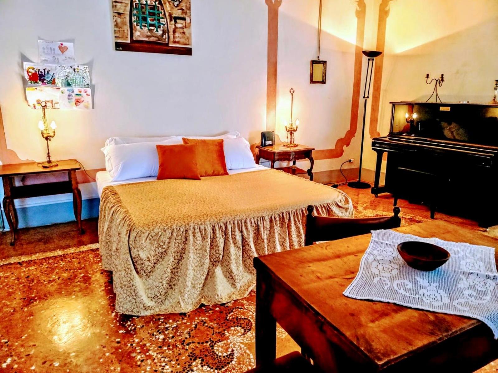 Double Room with Private External Bathroom photo 3