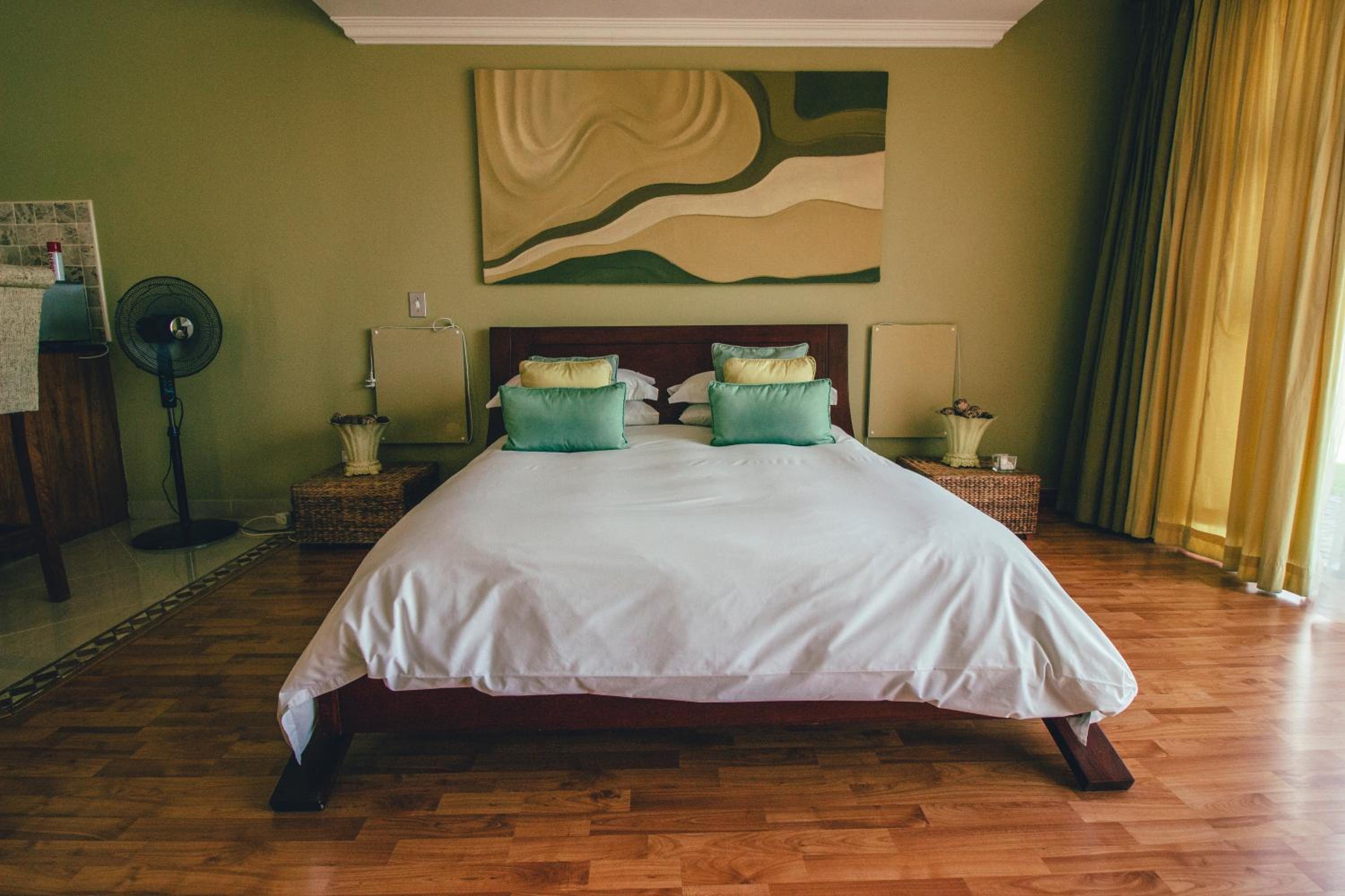 Executive Suite with Mountain View - Photo 19
