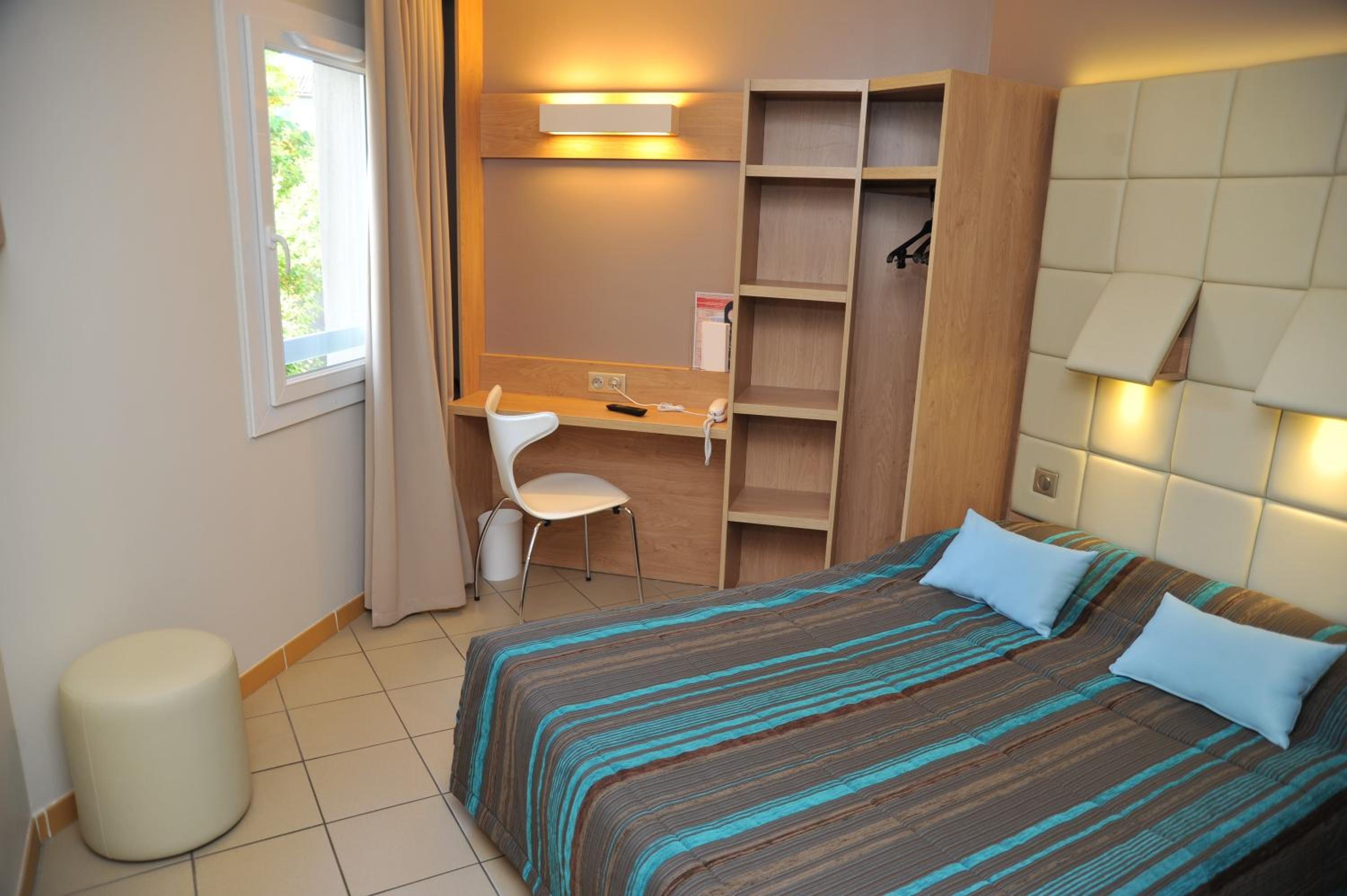 Standard Double Room - Photo 6