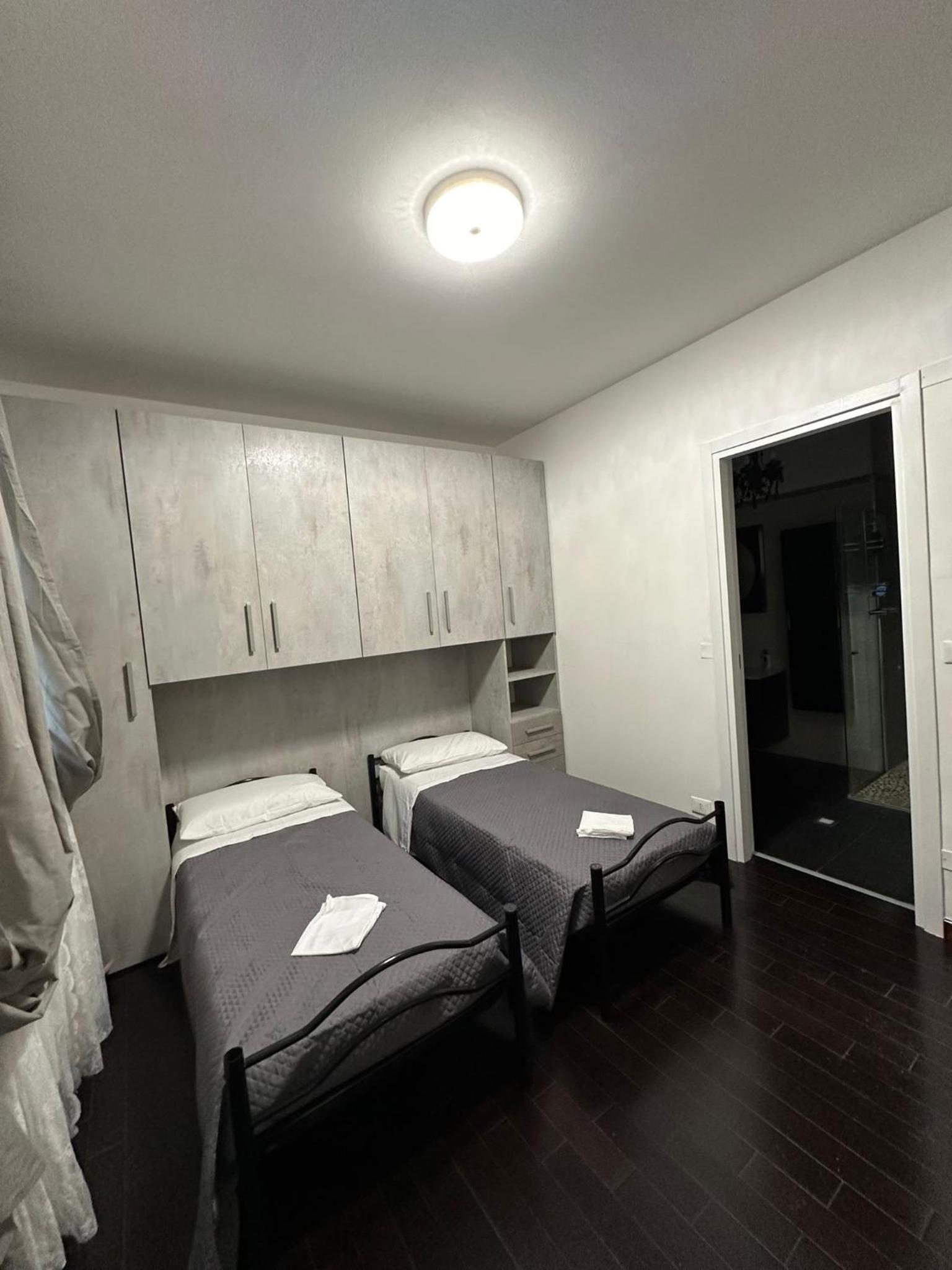 Double or Twin Room with Pool View photo 3