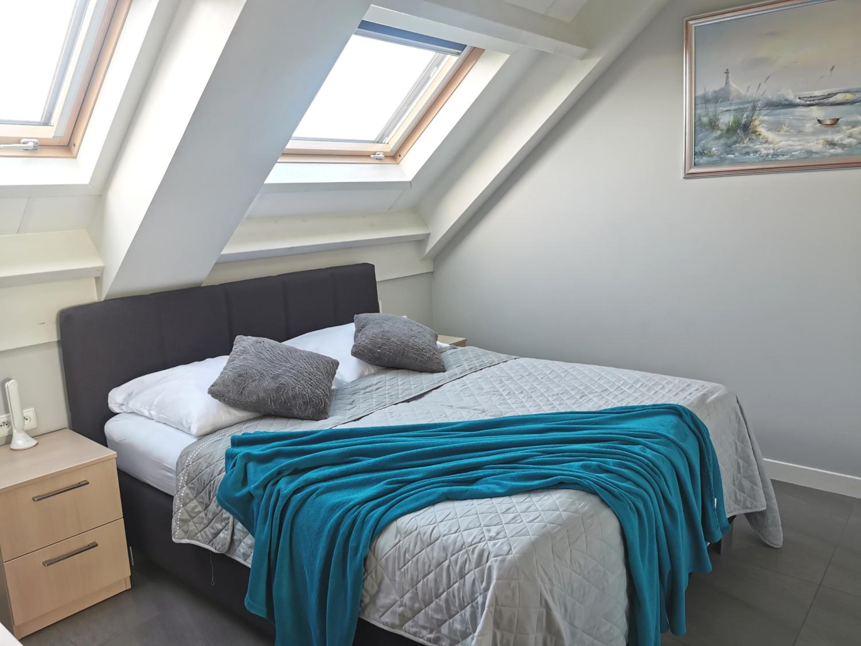 Two-Bedroom Apartment with Balcony photo 3