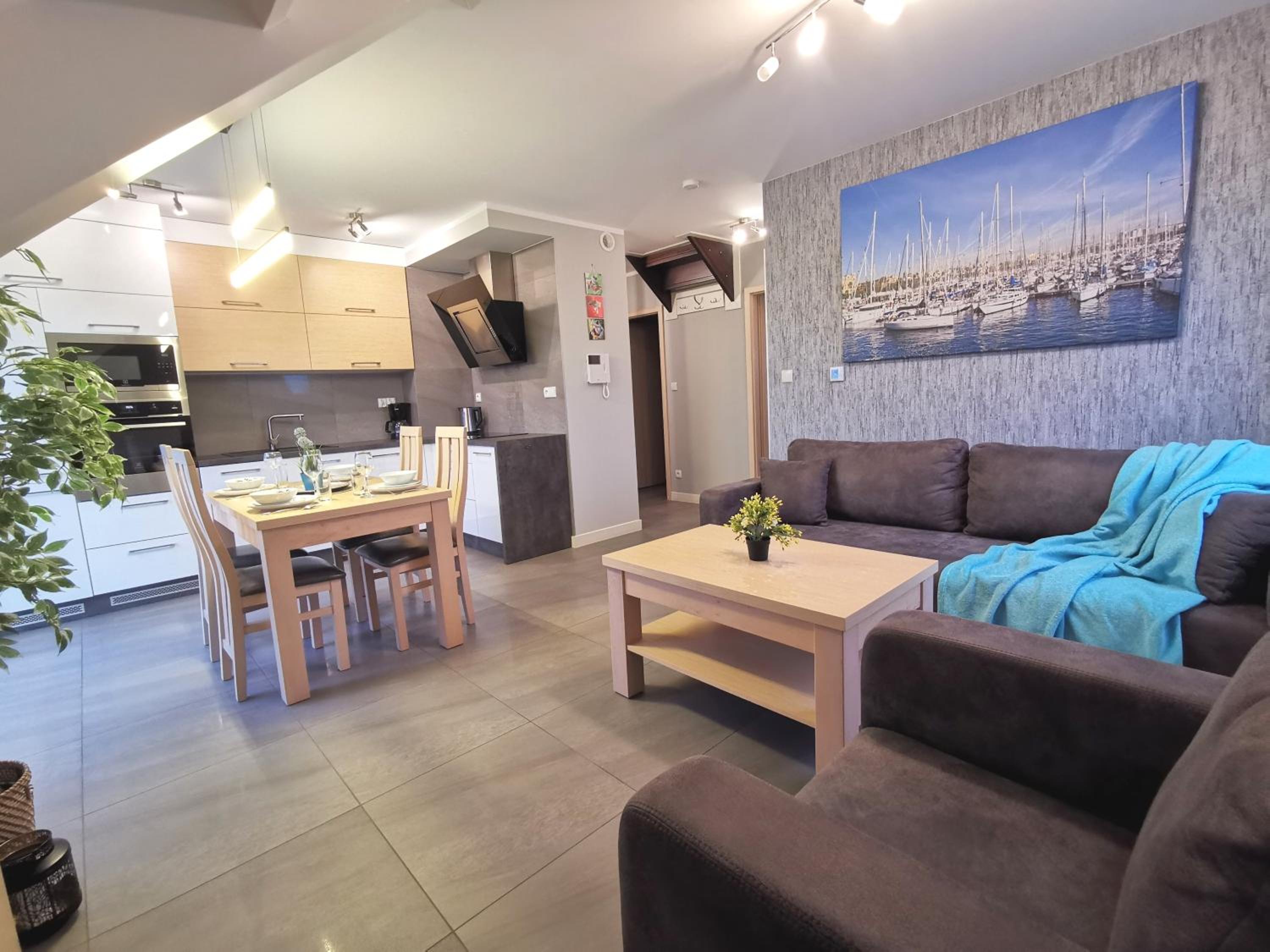 Two-Bedroom Apartment with Balcony photo 2