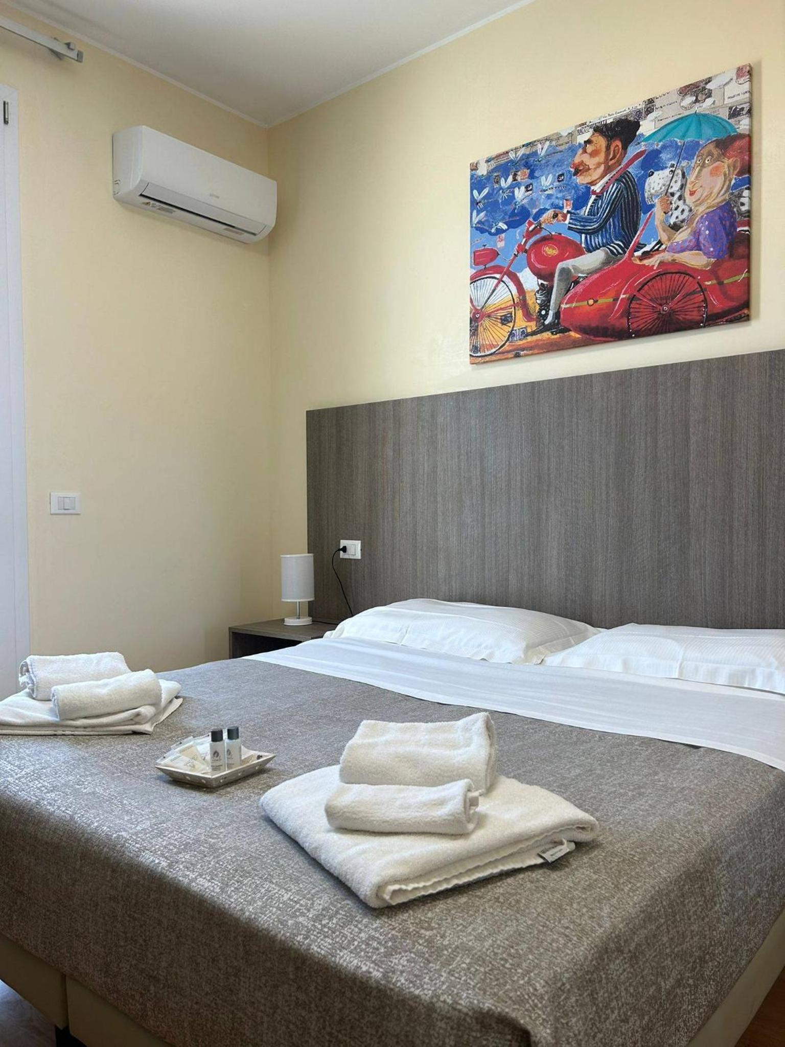 Double Room - Photo 2