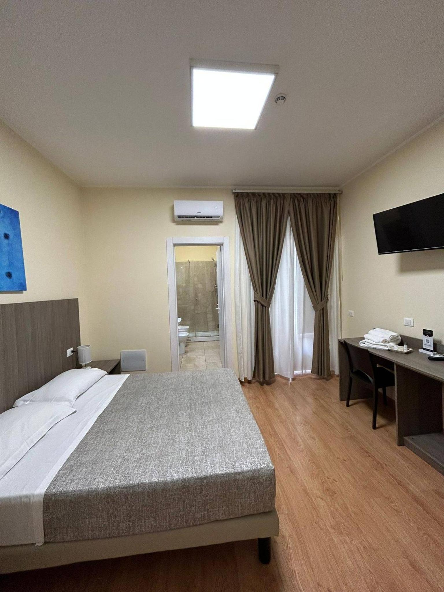 Double Room - Photo 4