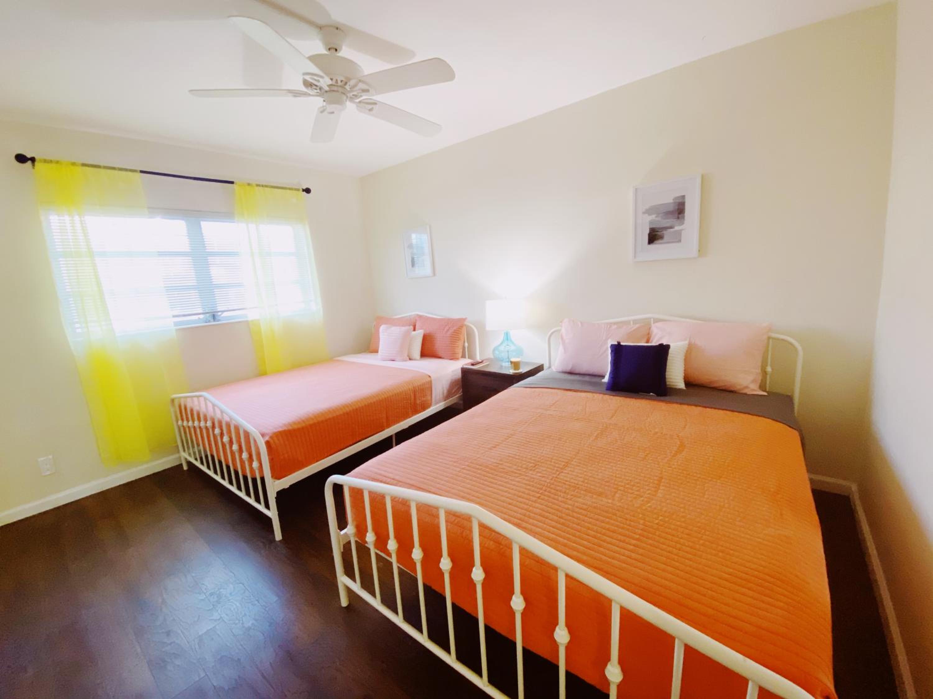 Three-Bedroom Superior Apartment - Photo 9