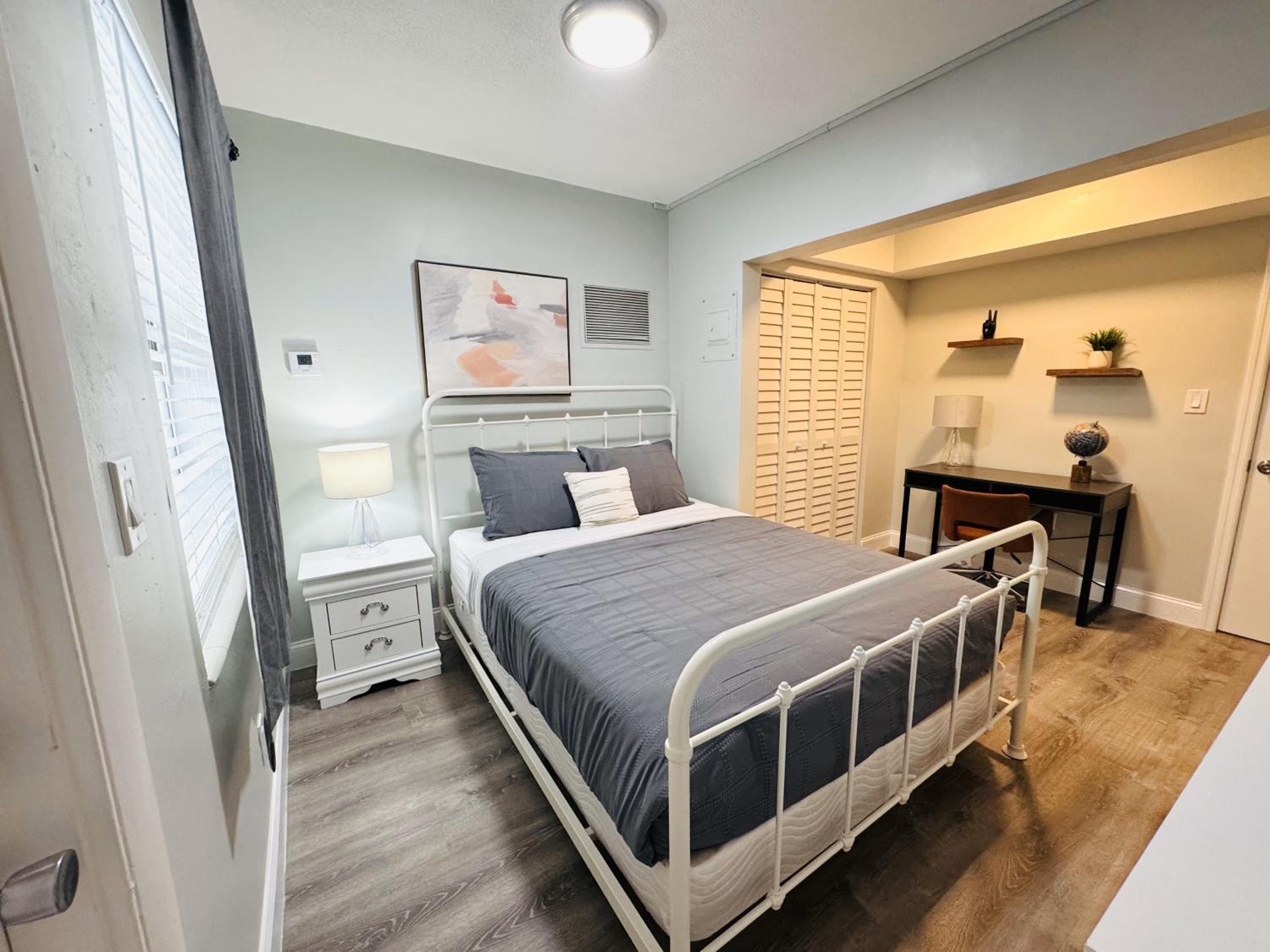 Three-Bedroom Superior Apartment - Photo 10