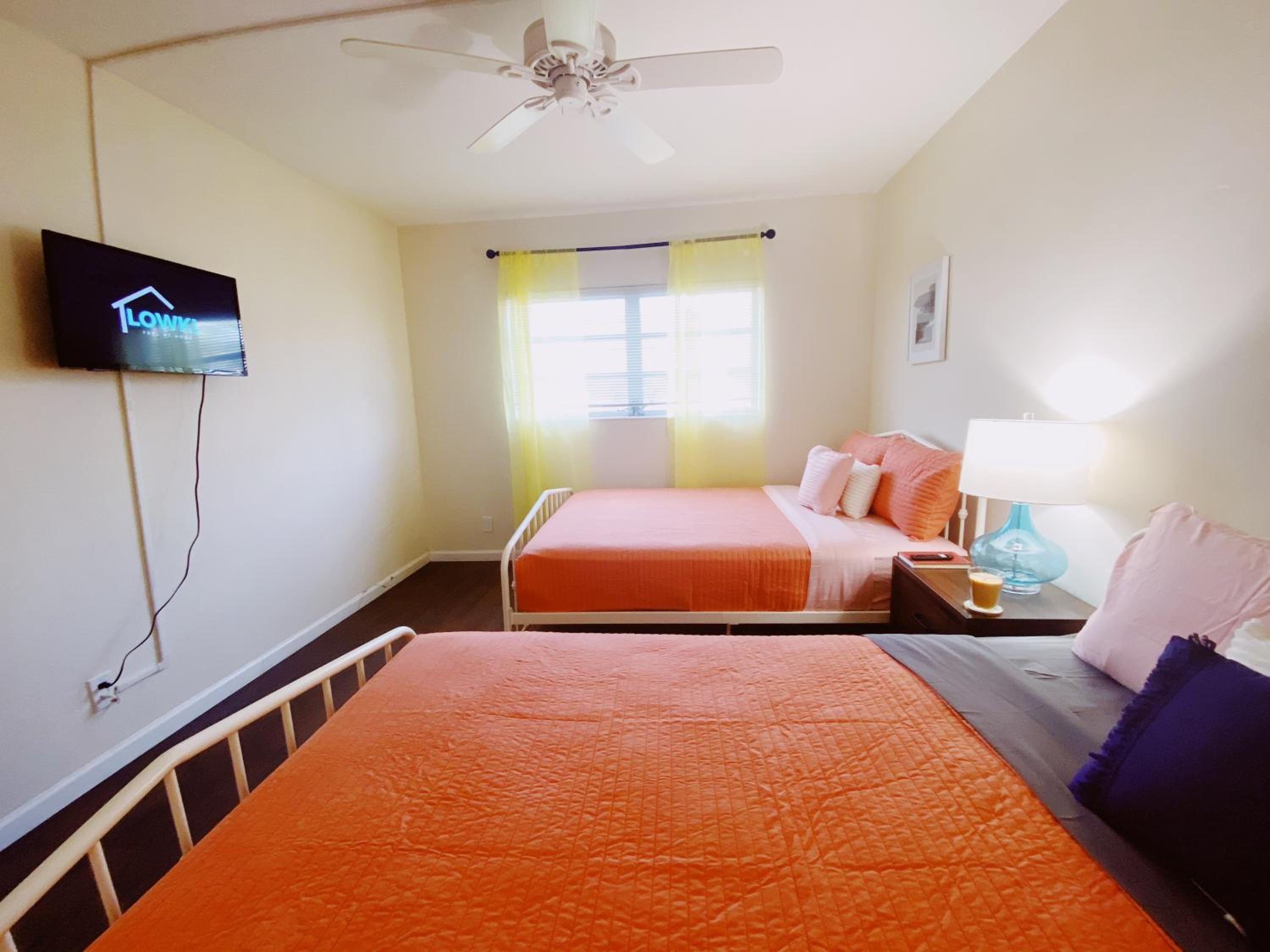 Three-Bedroom Superior Apartment - Photo 2