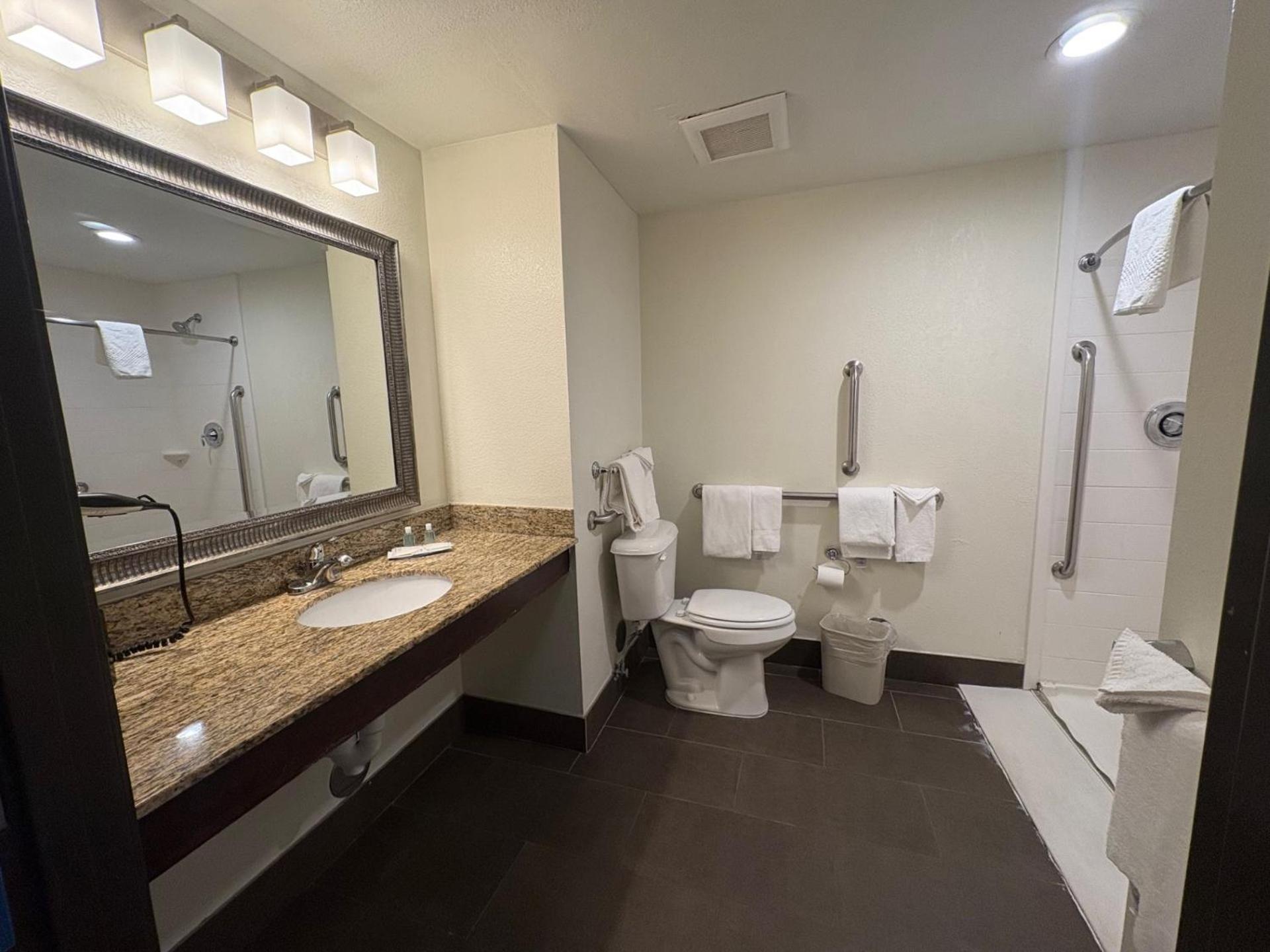 Efficiency Queen Suite with Two Queen Beds - Accessible/Non-Smoking - Photo 2