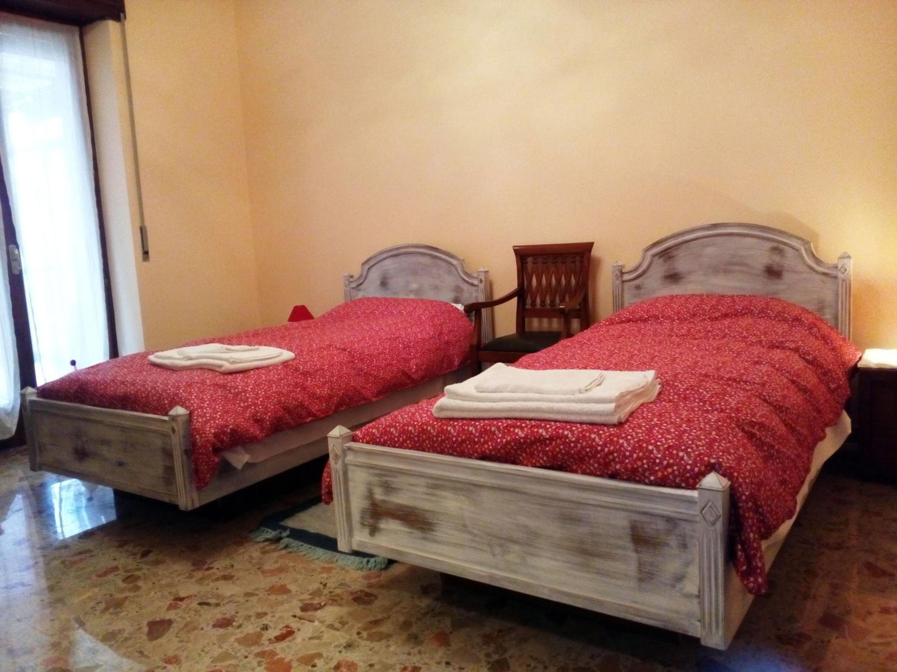 Triple Room with Private Bathroom - Photo 1