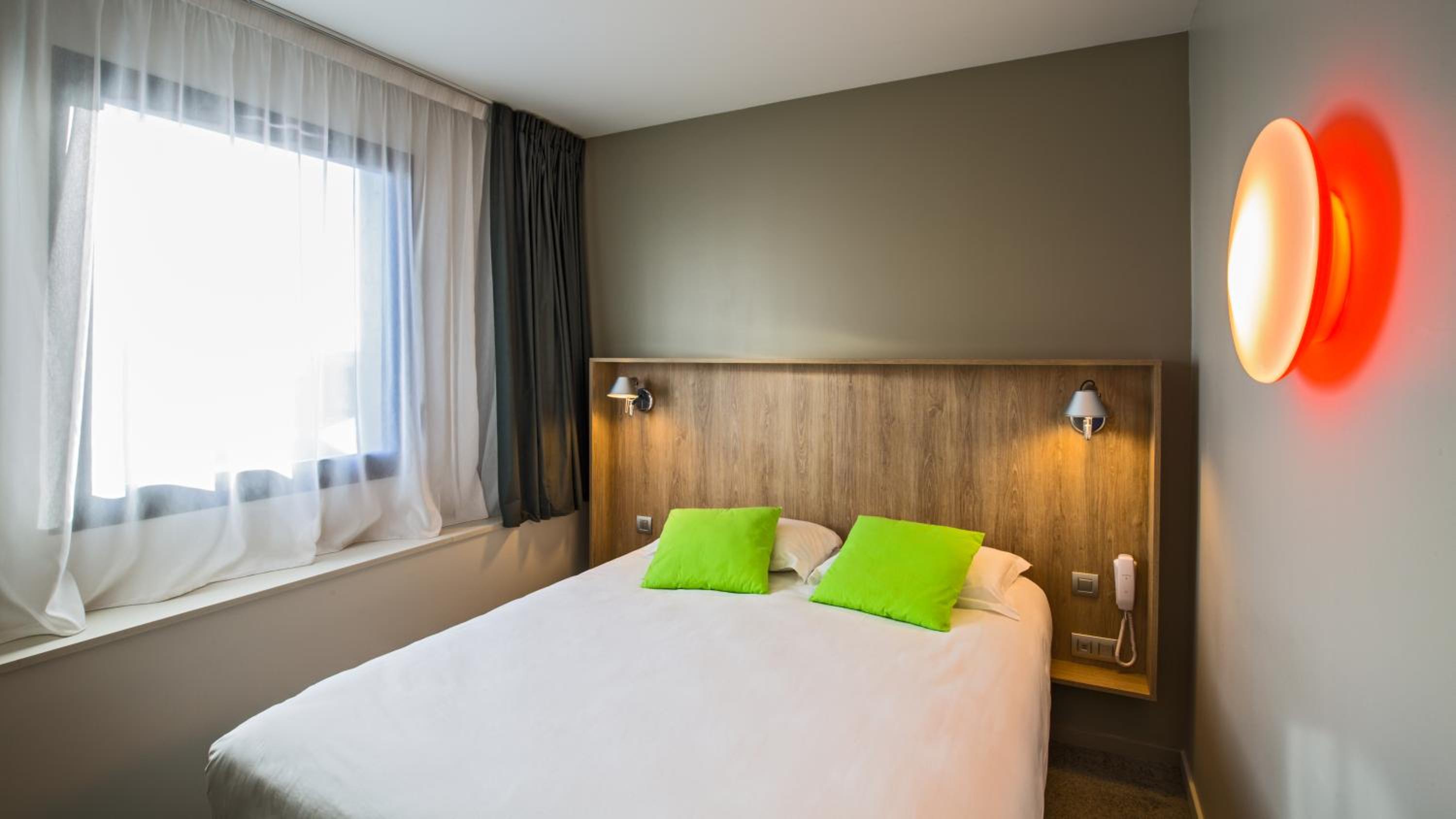 Standard Double Room - Photo 7