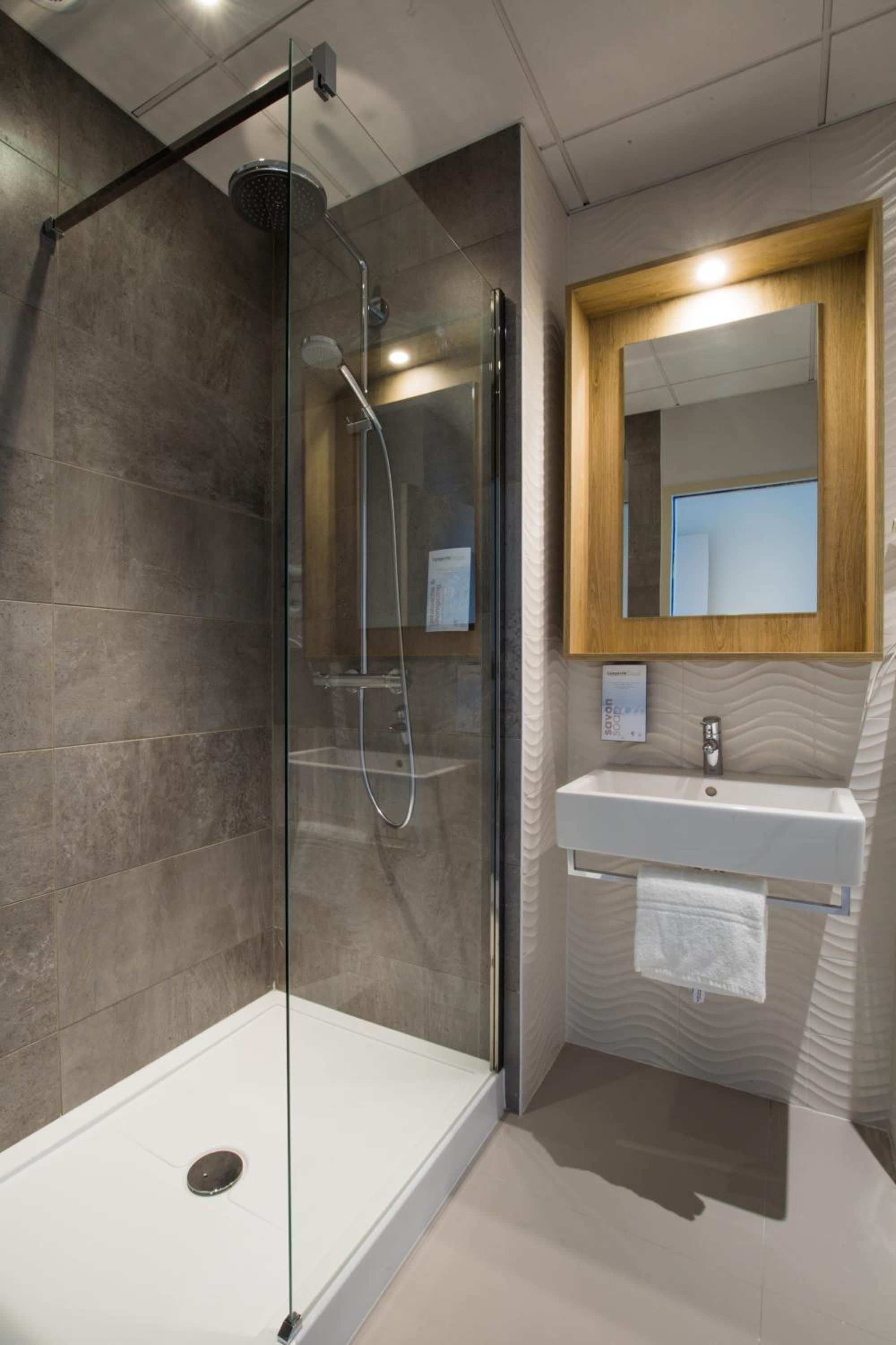 Standard Double Room - Photo 6