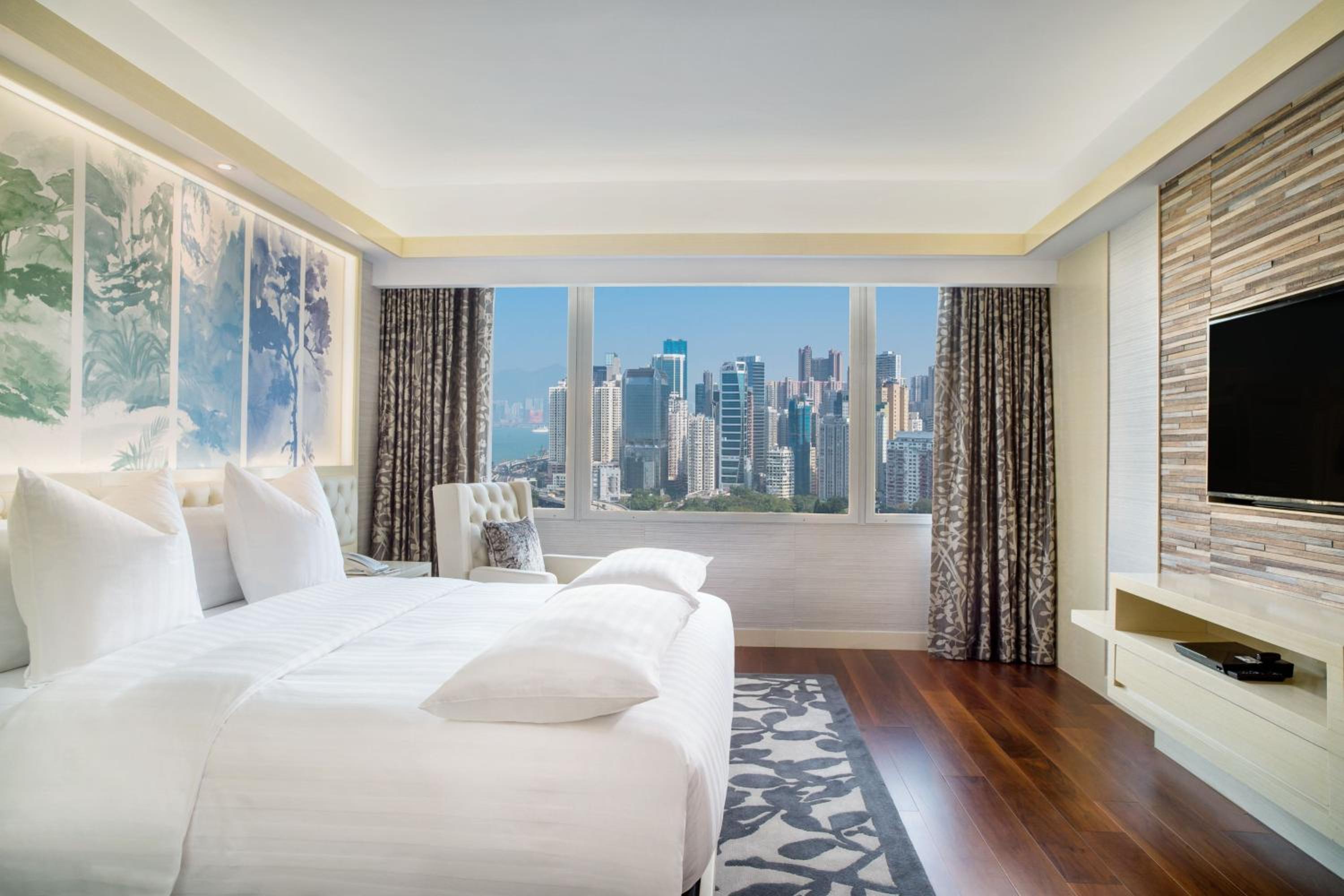 Park Lane Suite Panoramic View 1 King Bed with Lounge Access