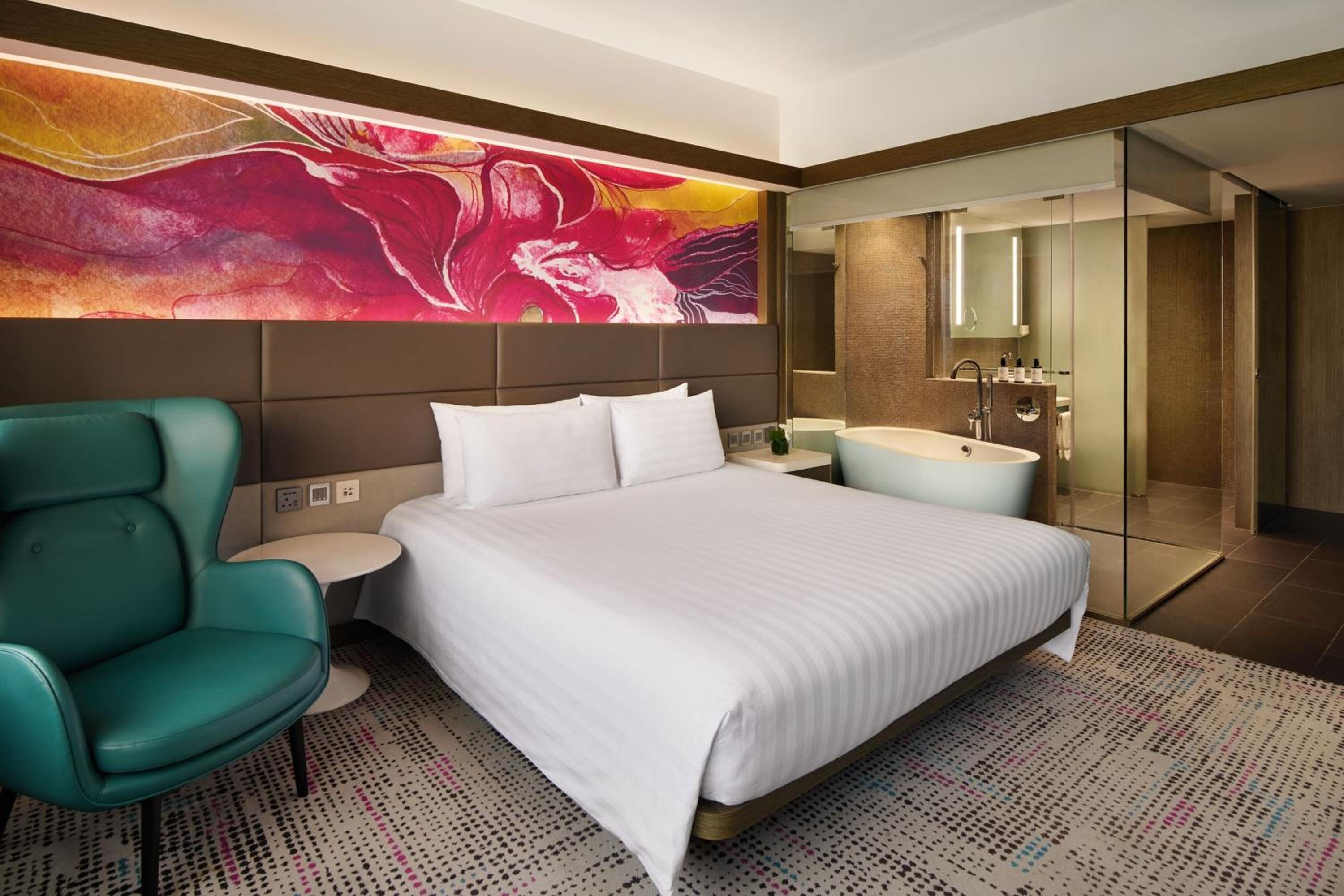 Executive King Room with Lounge Access and City View