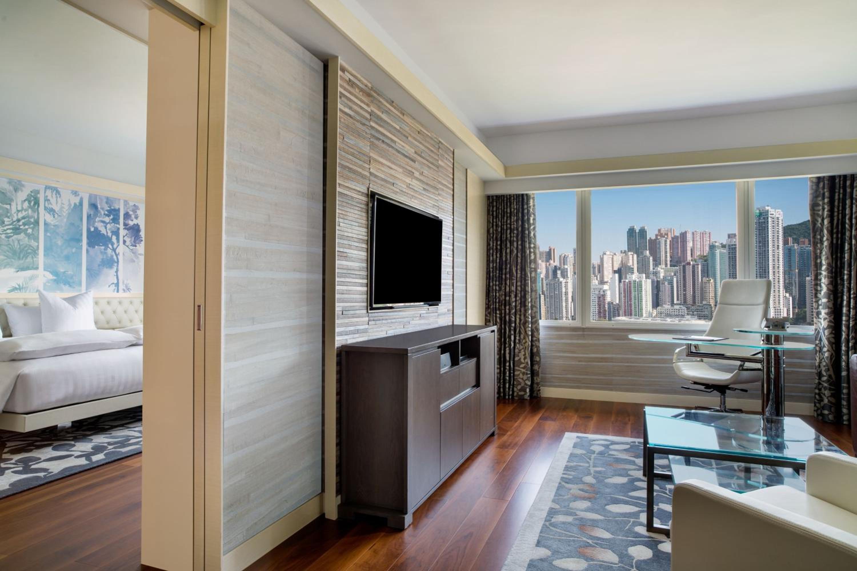 Park Lane Suite Panoramic View 1 King Bed with Lounge Access photo 2
