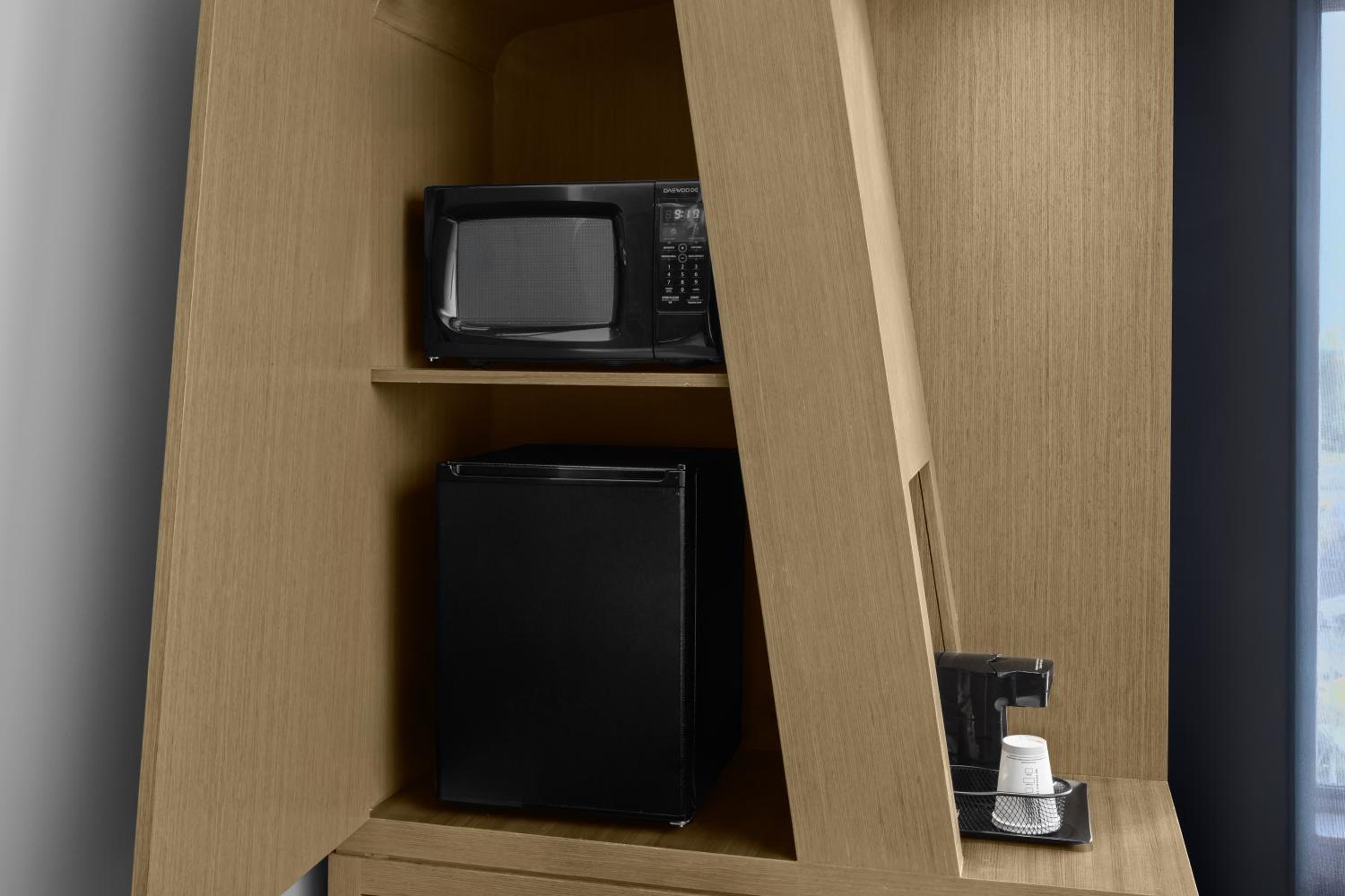 King Room with Bathtub - Mobility Access