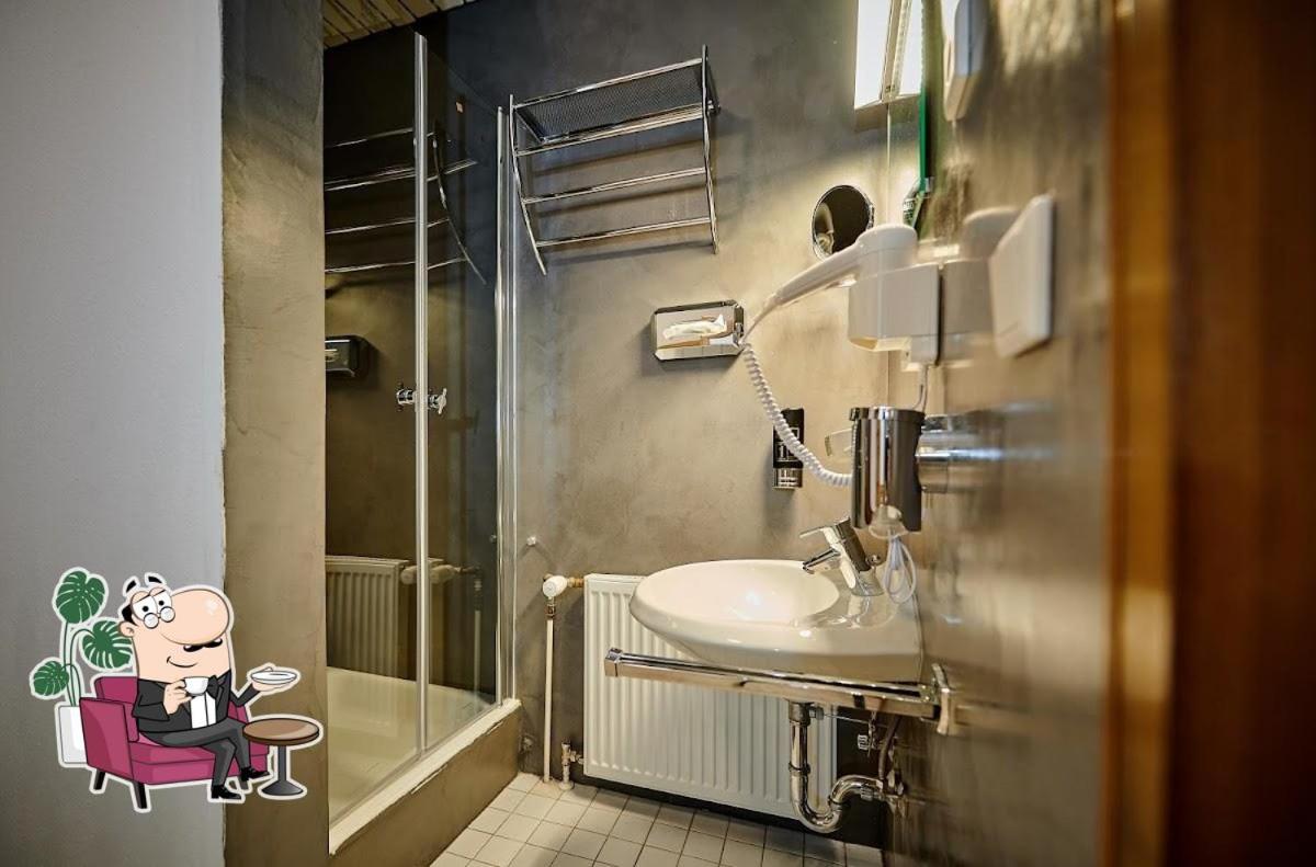 Double Room with Shared Toilet