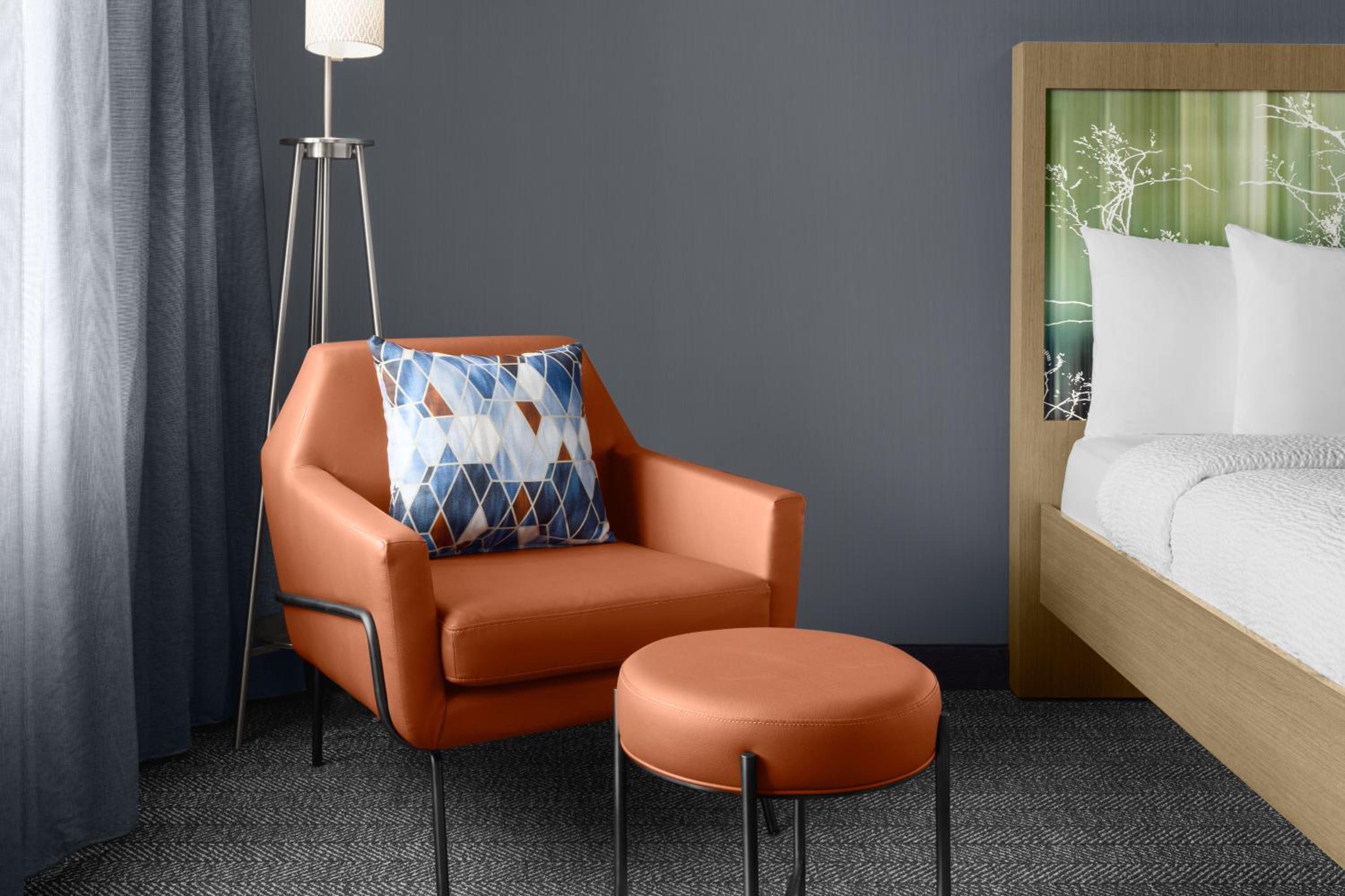 King Room with Bathtub - Mobility Access