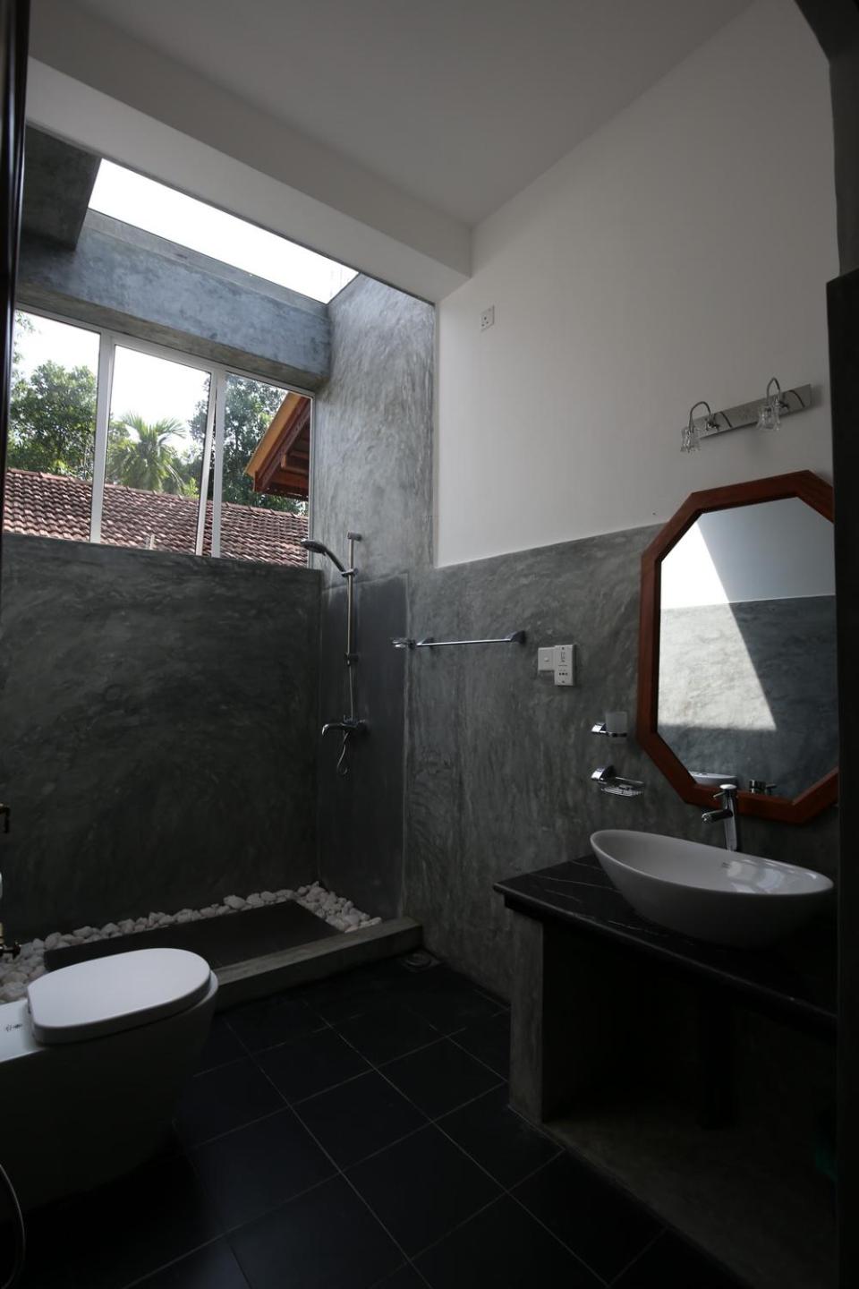 Deluxe Double Room with Balcony photo 3