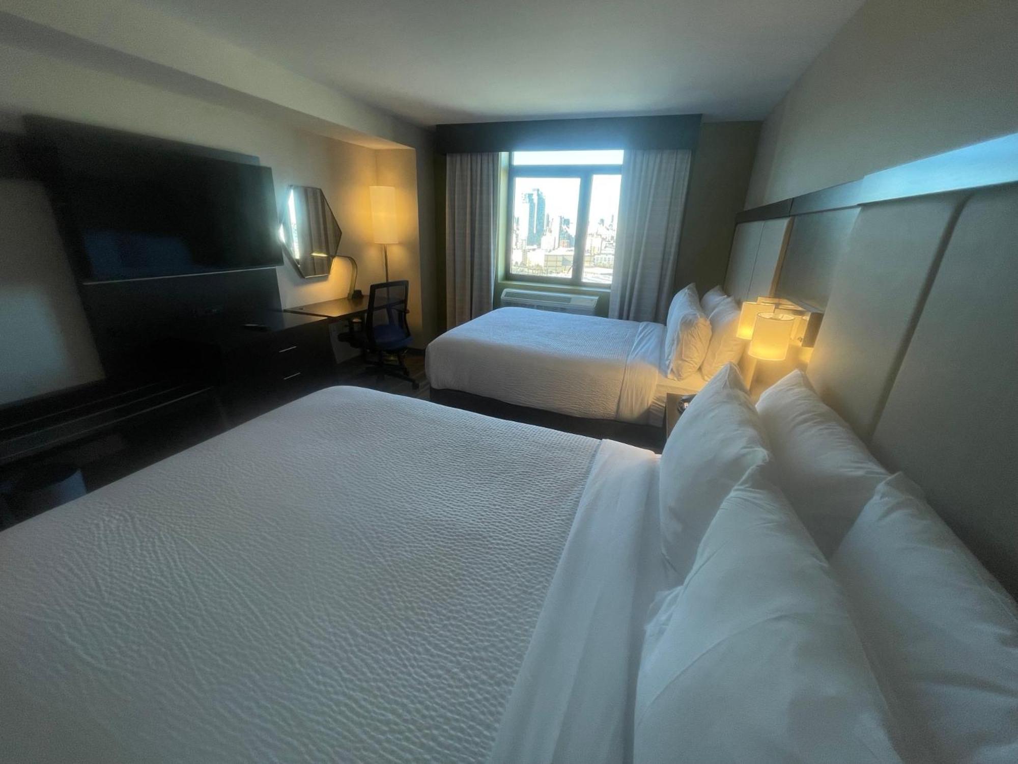 Standard Room with Two Queen Beds - Photo 2