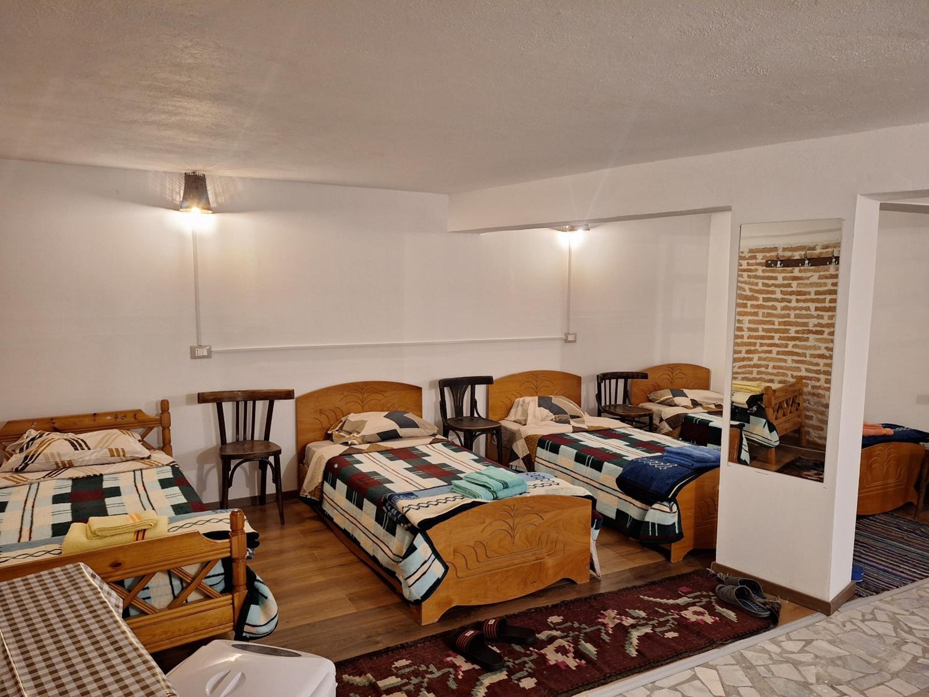 Economy Quadruple Room photo 3