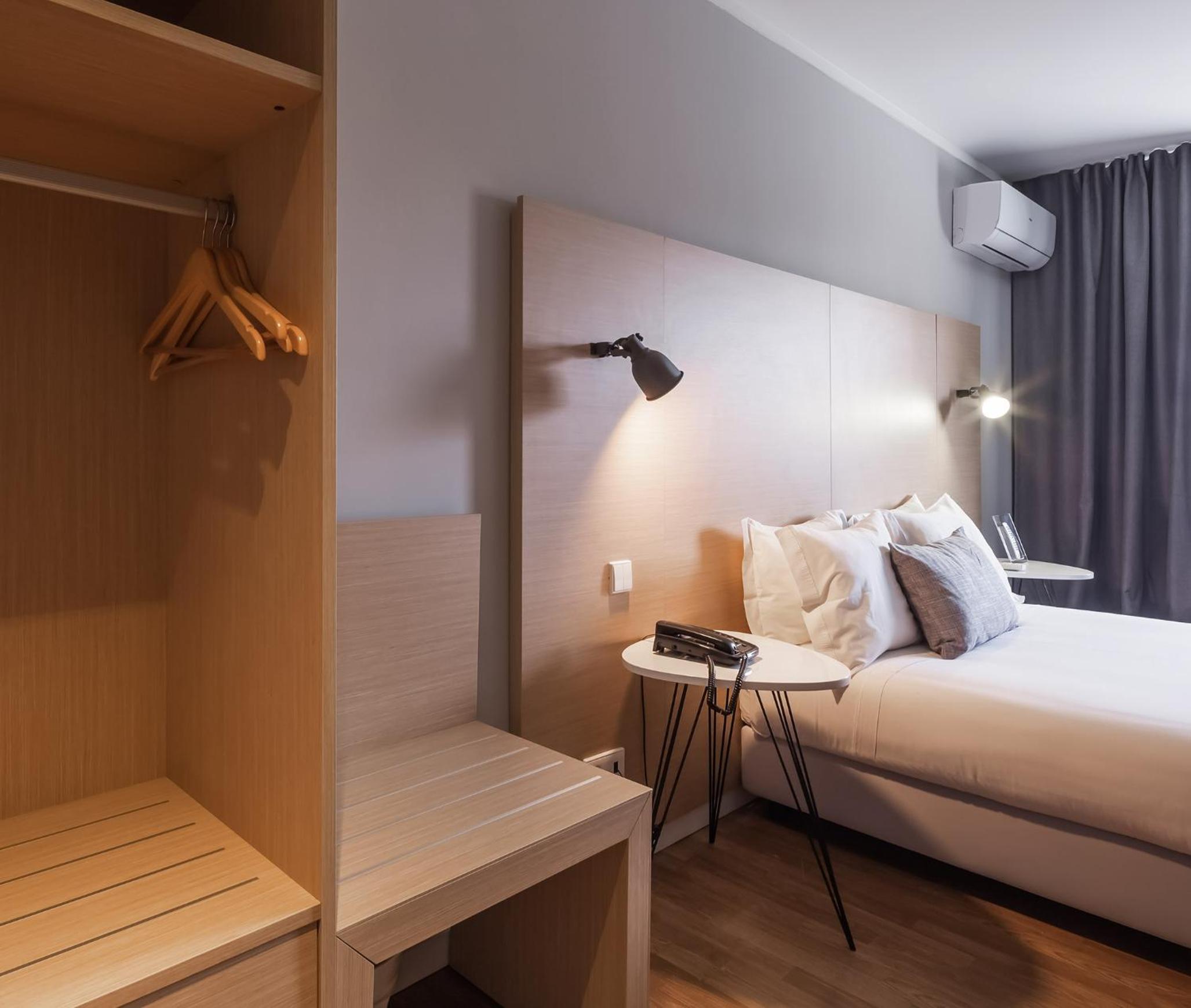 Double or Twin Room - Photo 4