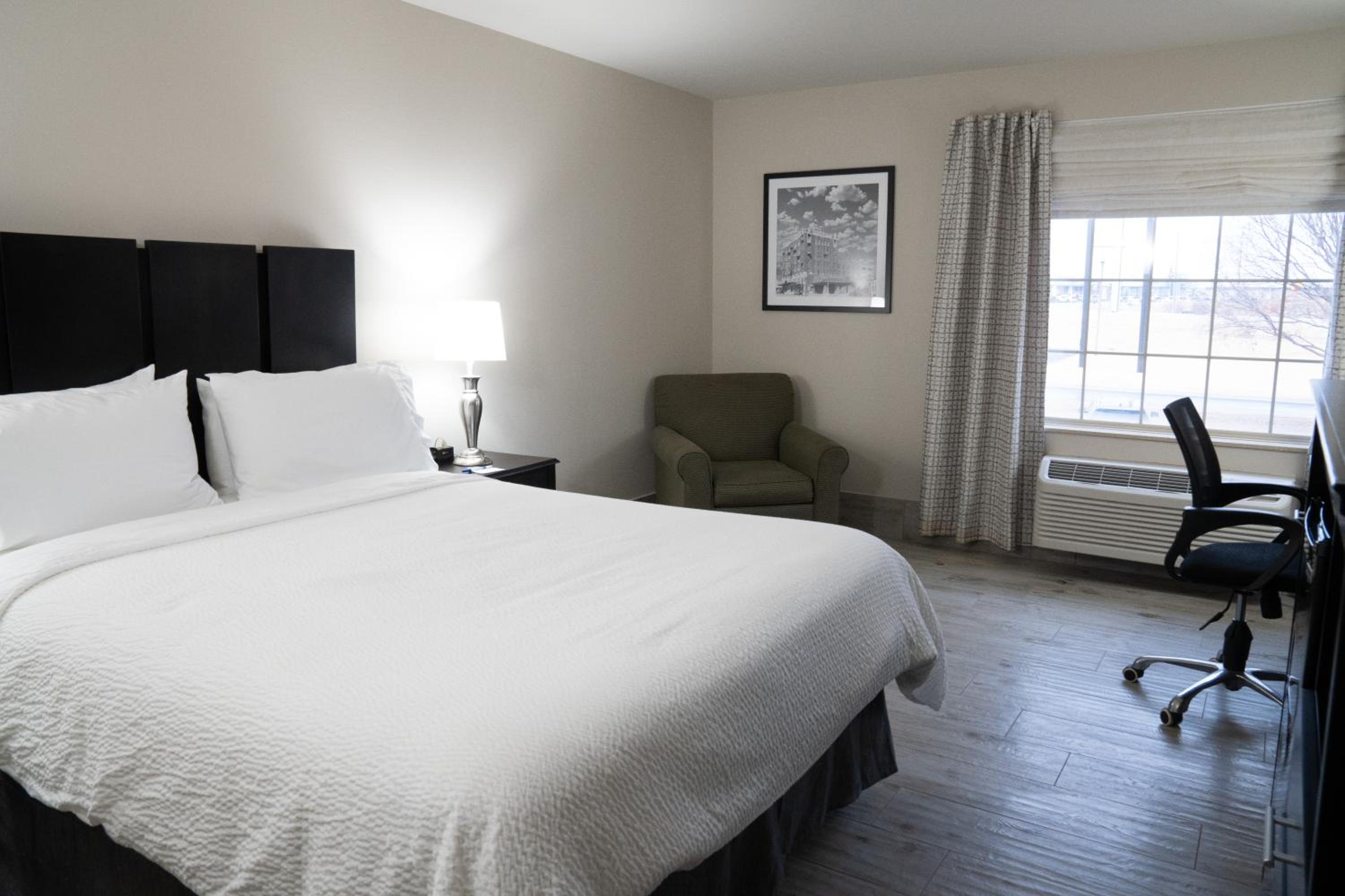 Standard King Room - Photo 4