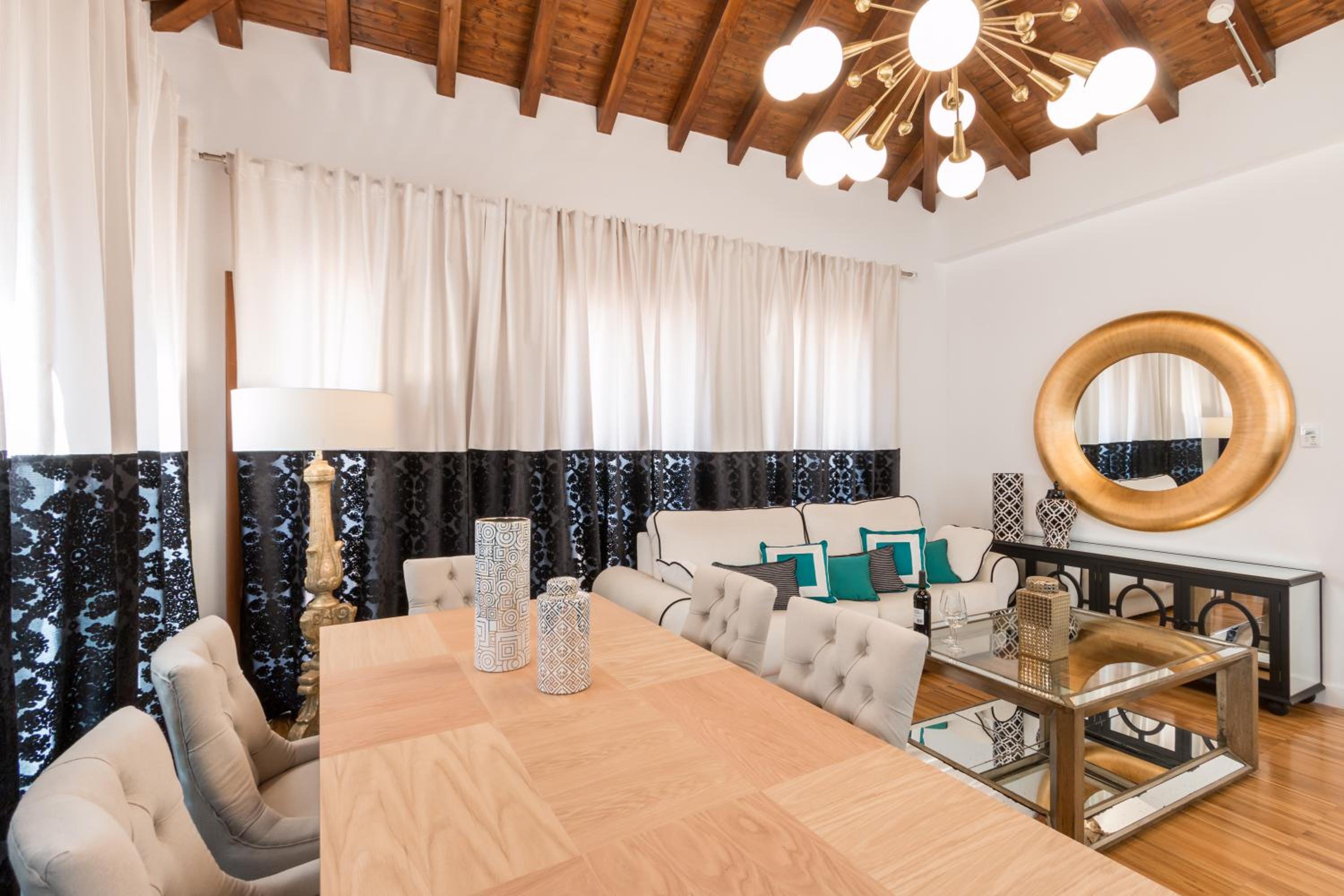 Superior Two-Bedroom Apartment with Alhambra view 