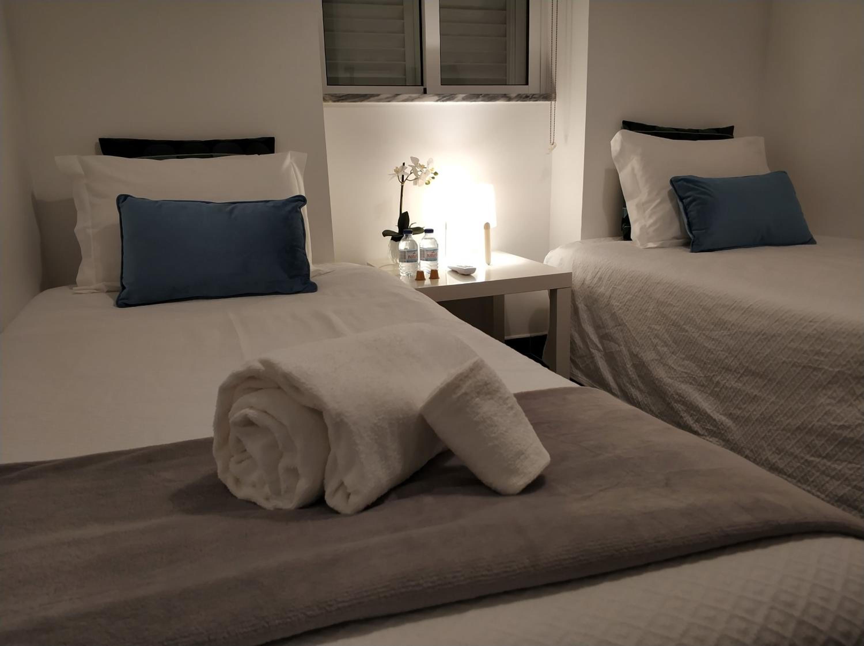 Standard Twin Room with Shared Bathroom photo 1