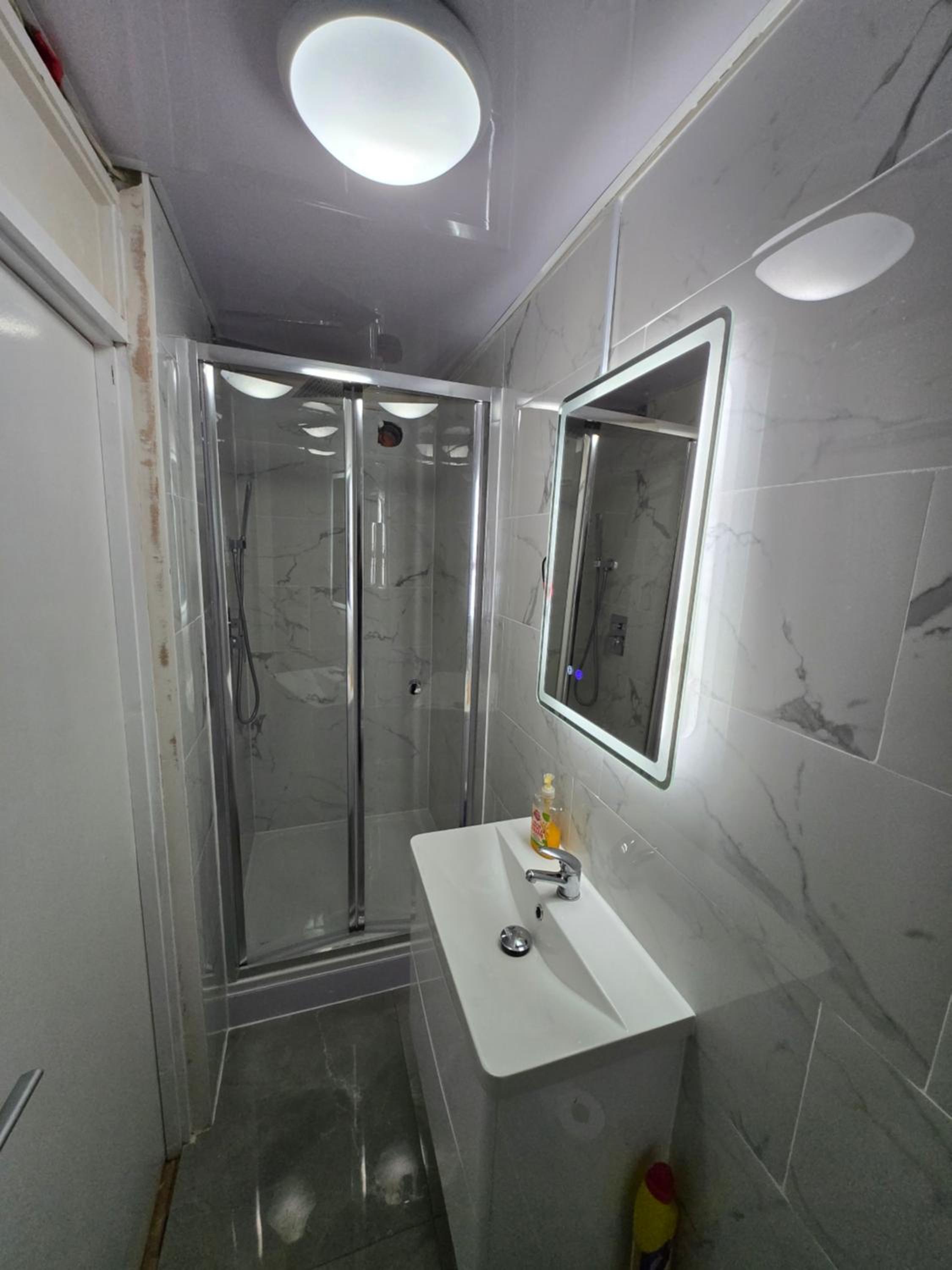 Standard Double Room with Shared Bathroom photo 3