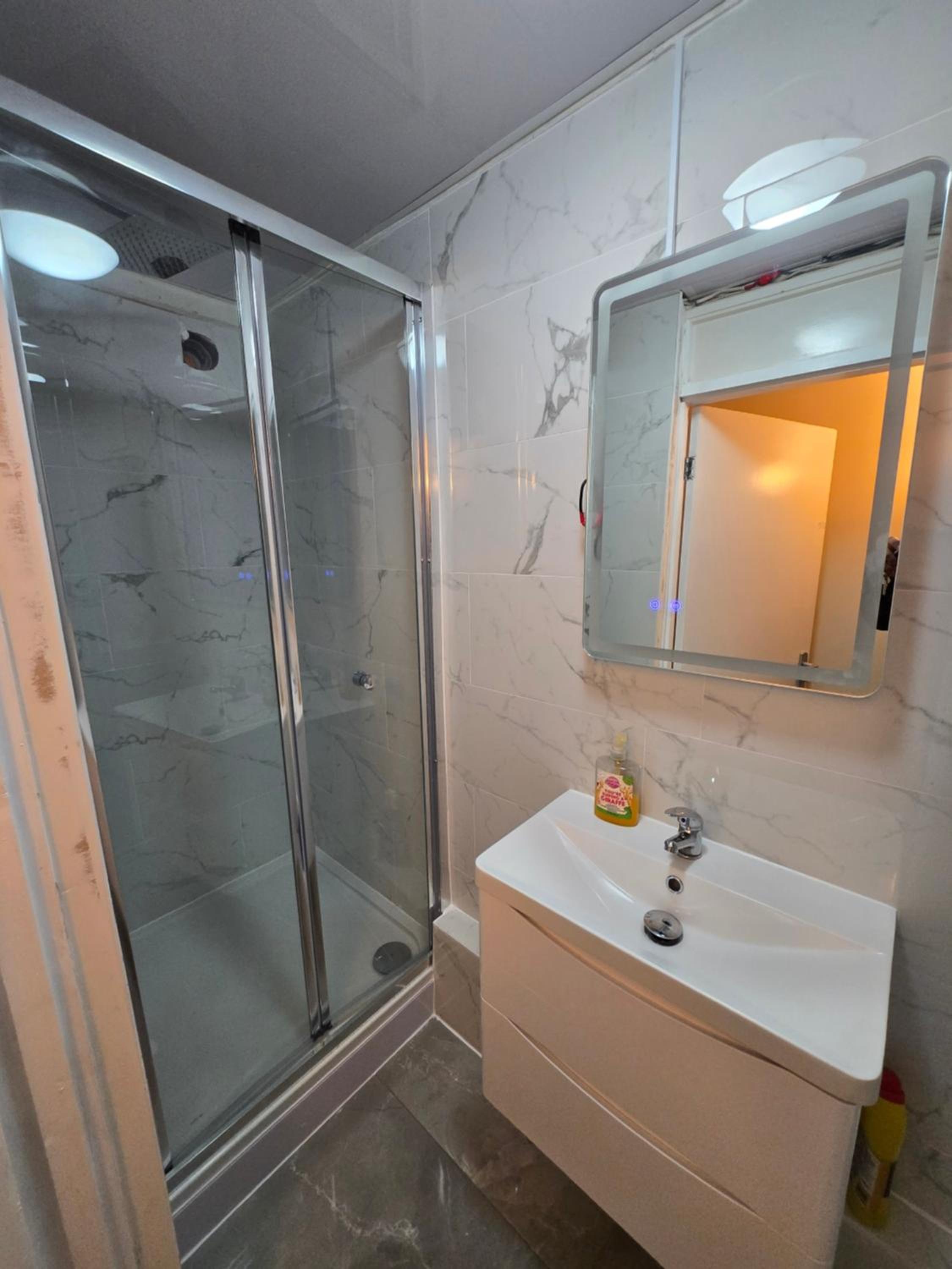 Standard Double Room with Shared Bathroom photo 2