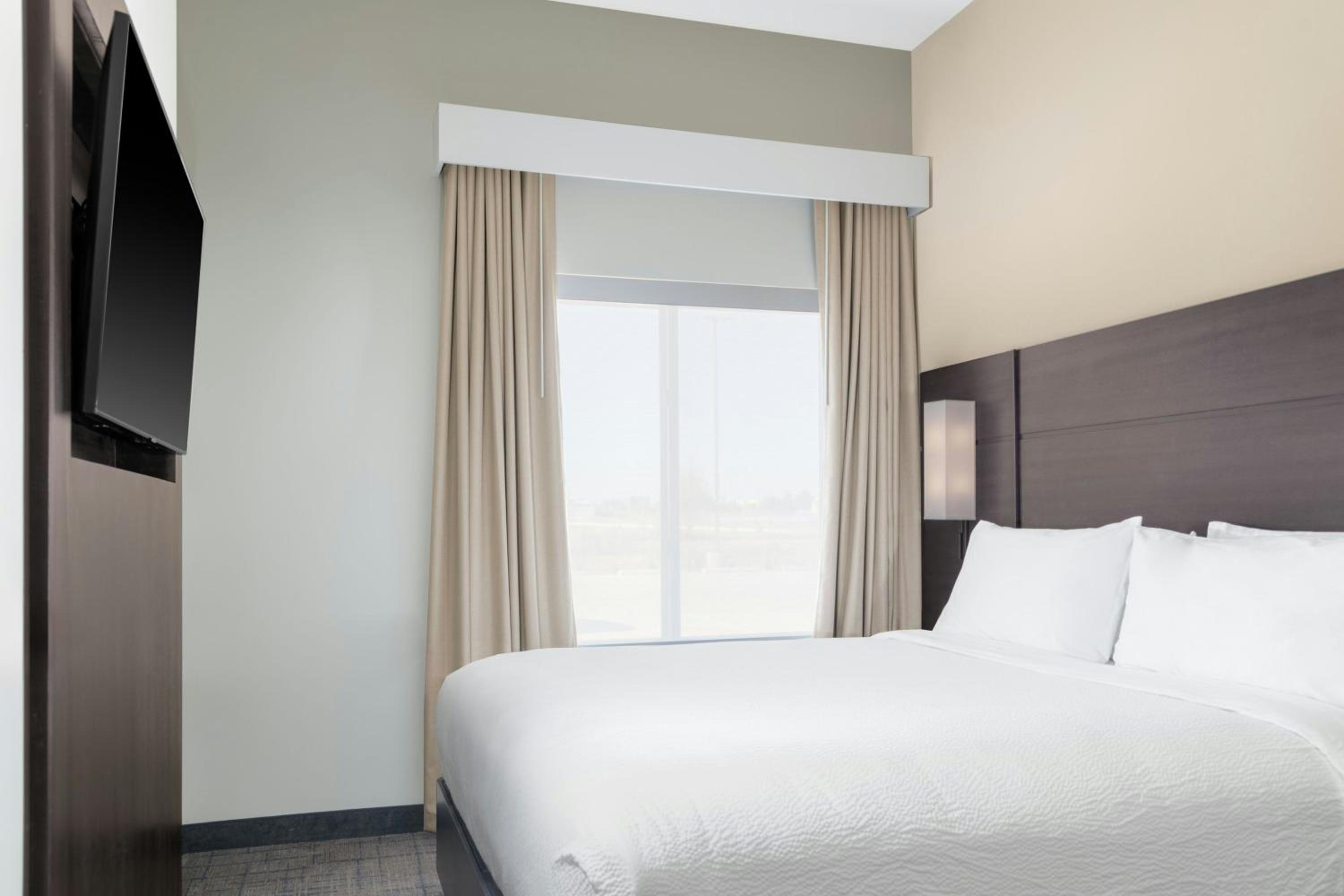 Two-Bedroom Suite - Photo 4