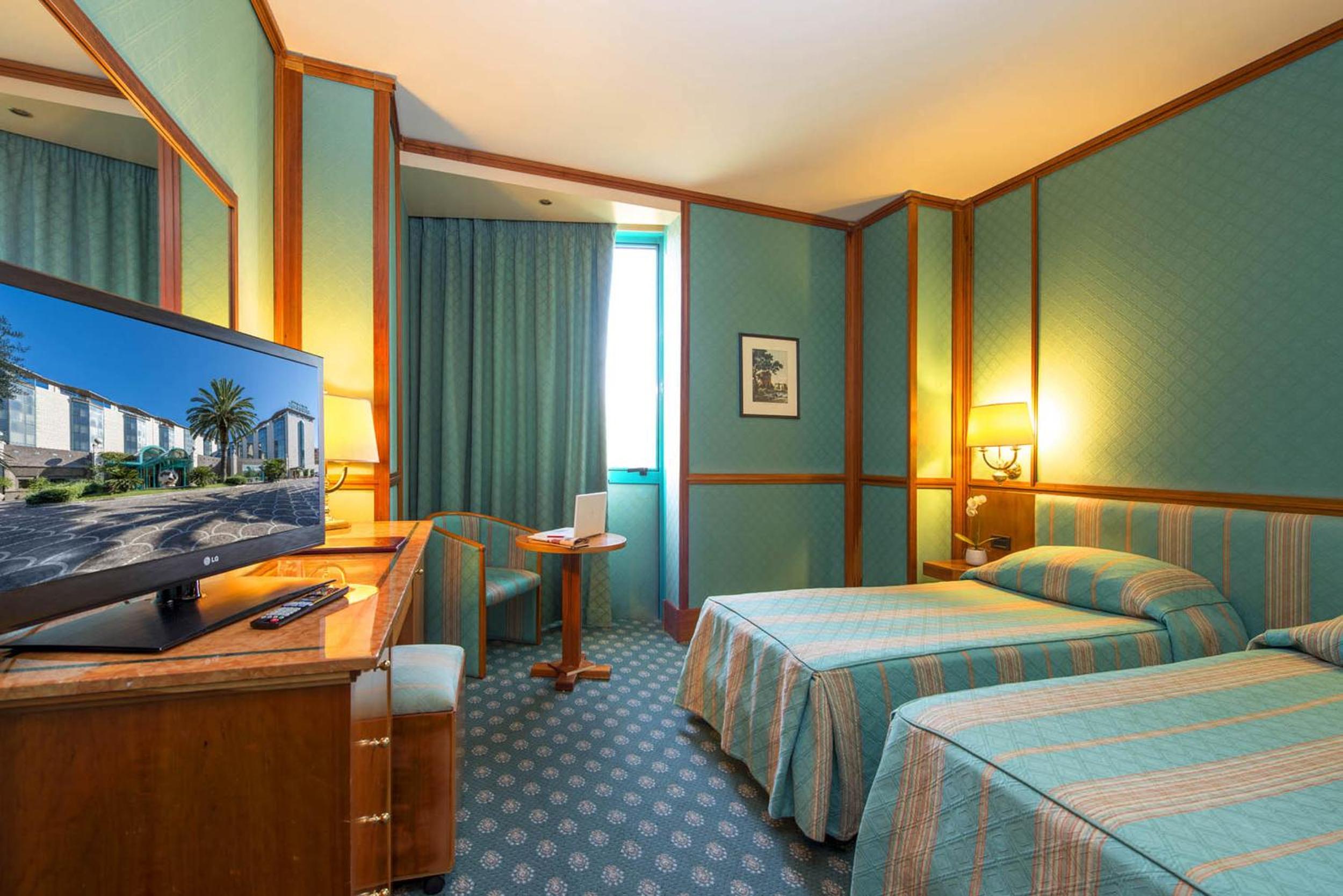 Standard Twin Room - Photo 1