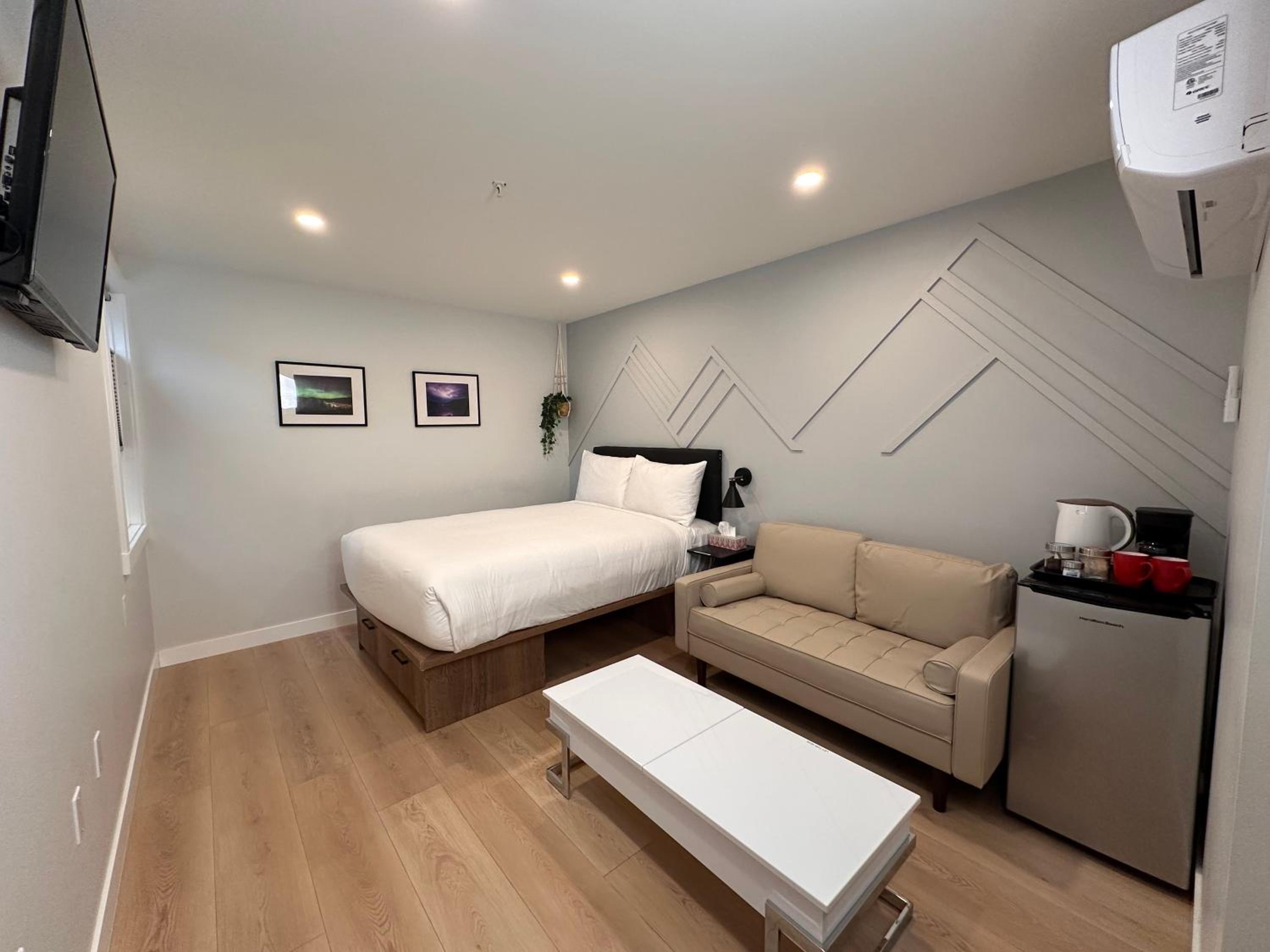 Deluxe Queen Room
