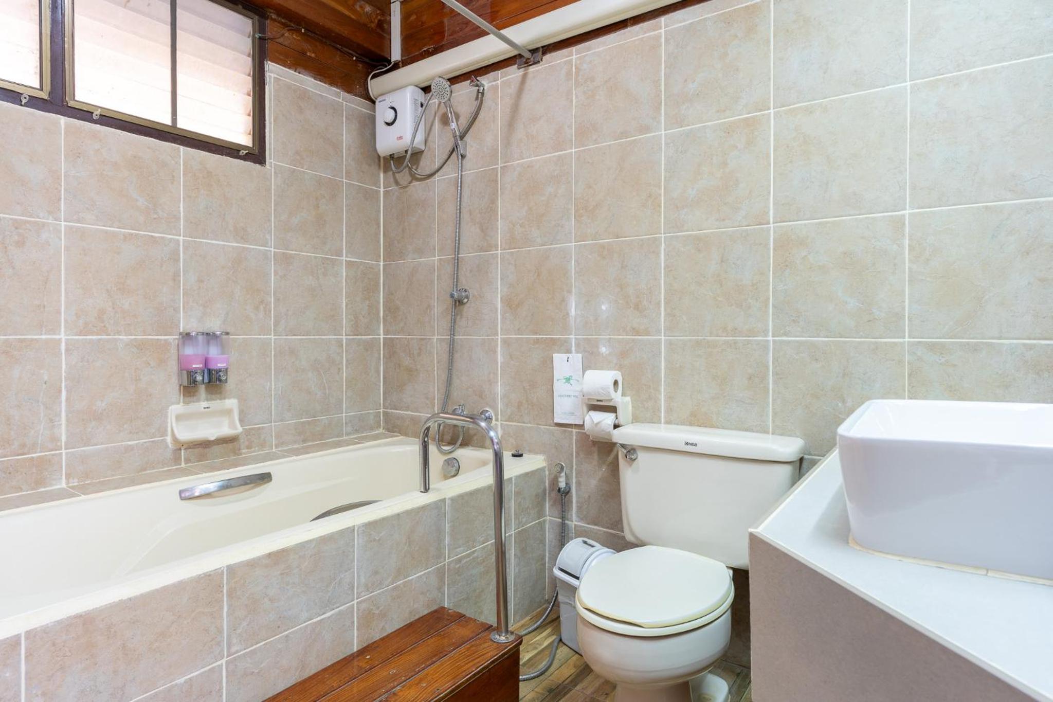 Two-Bedroom House - Photo 10