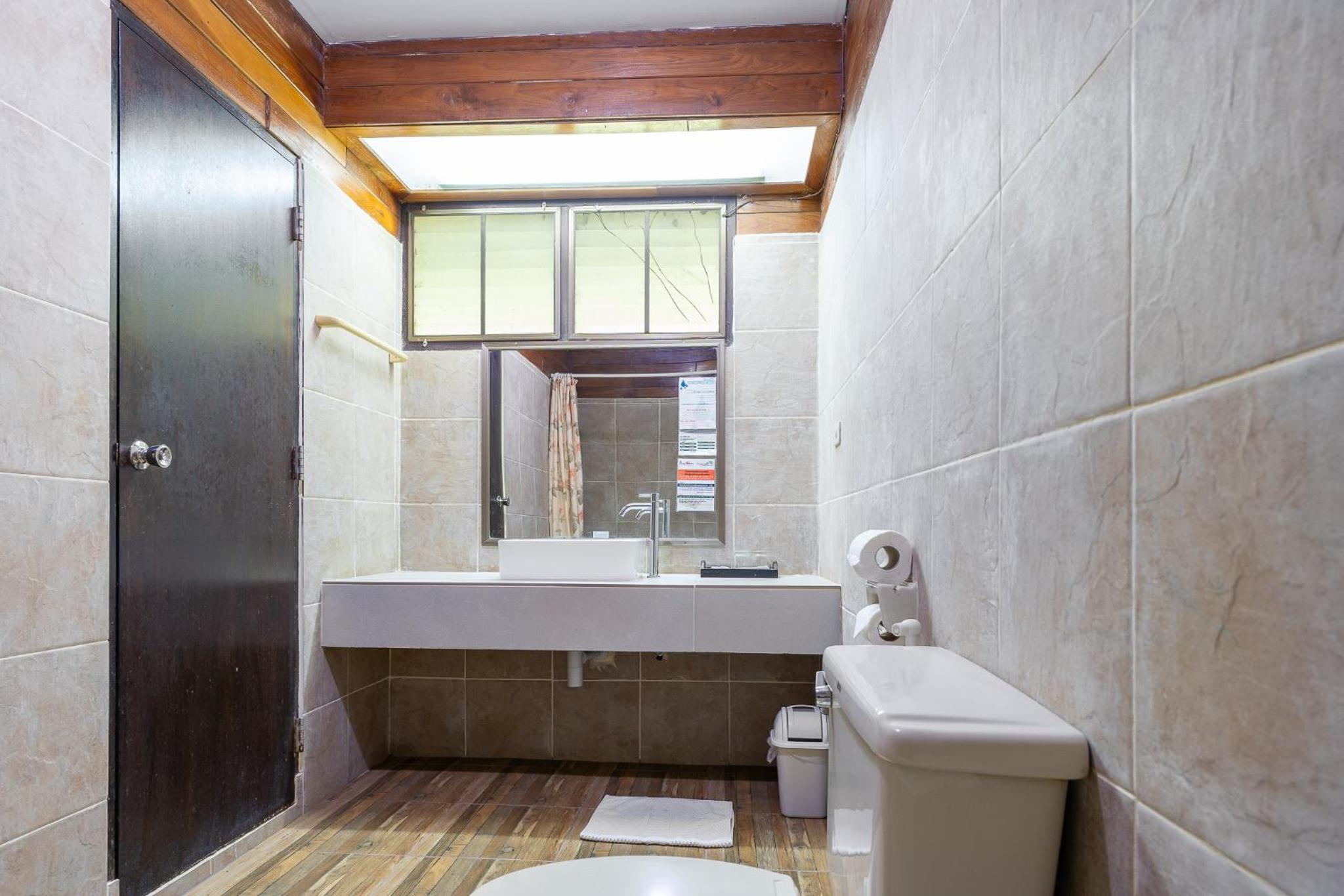 Two-Bedroom House - Photo 2