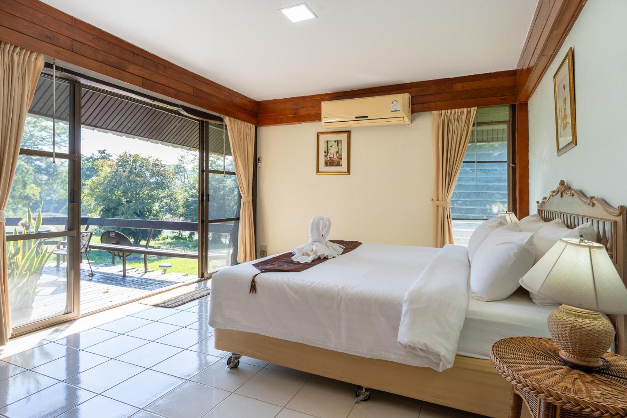 Two-Bedroom House - Photo 4