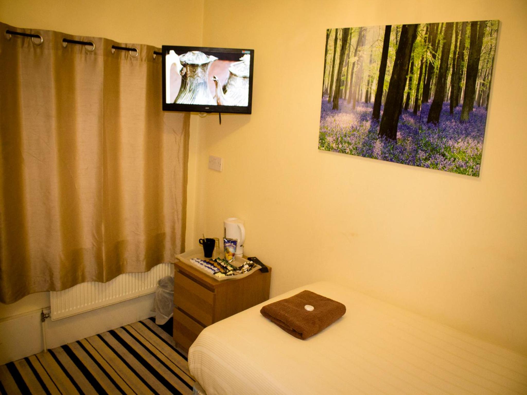 Single Room photo 3