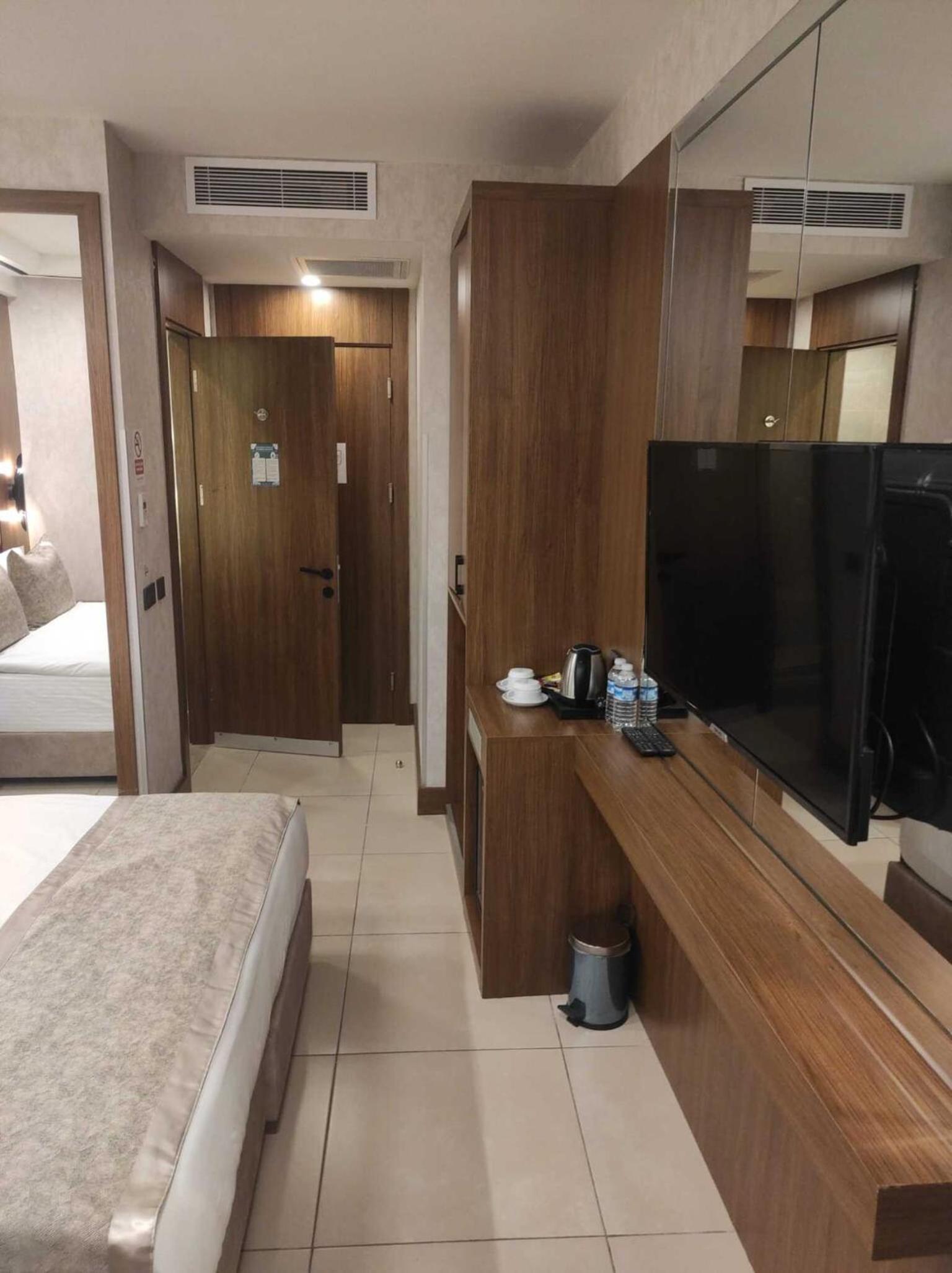 Double Room with Balcony photo 2