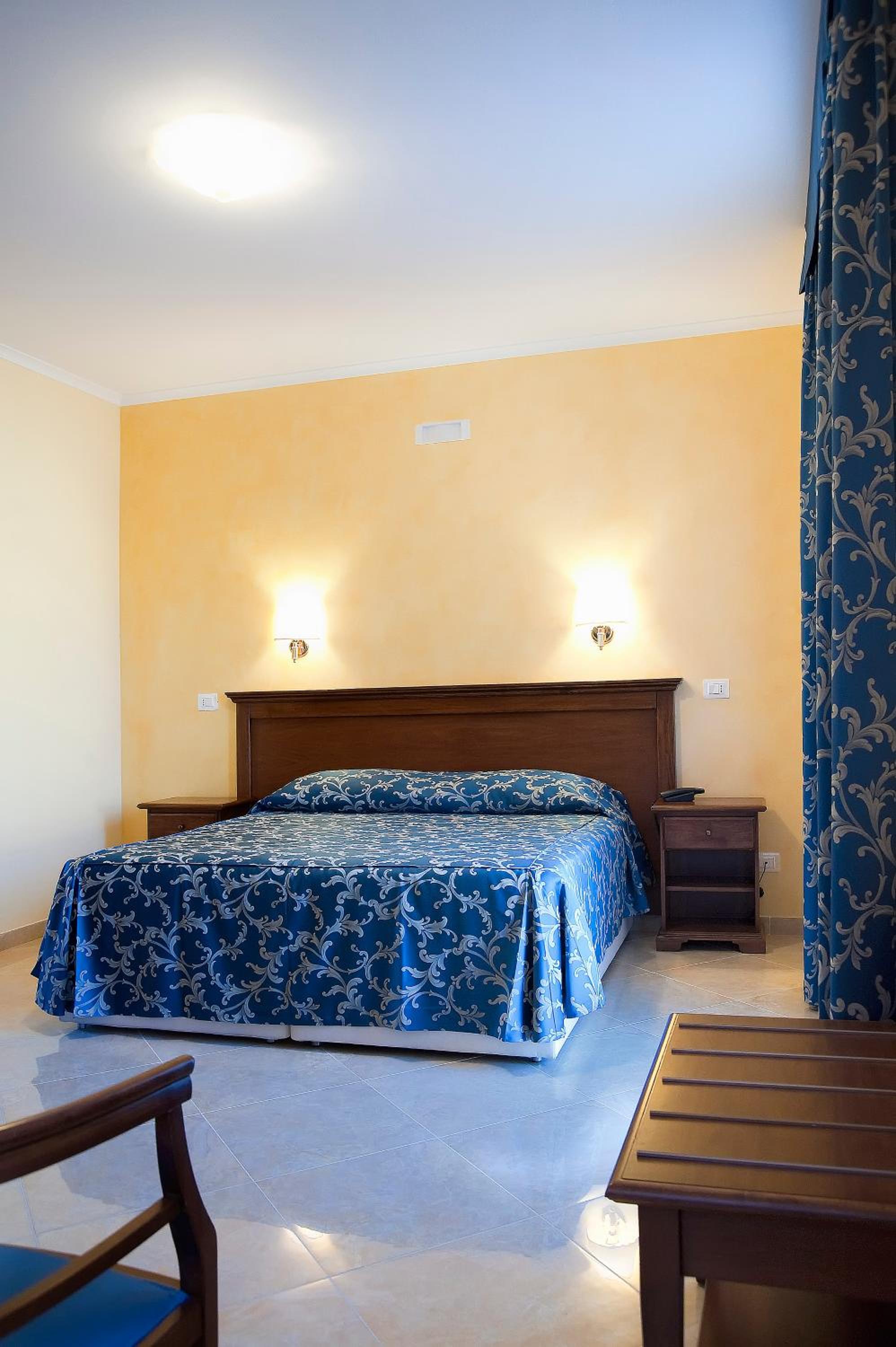 Double Room - Photo 2