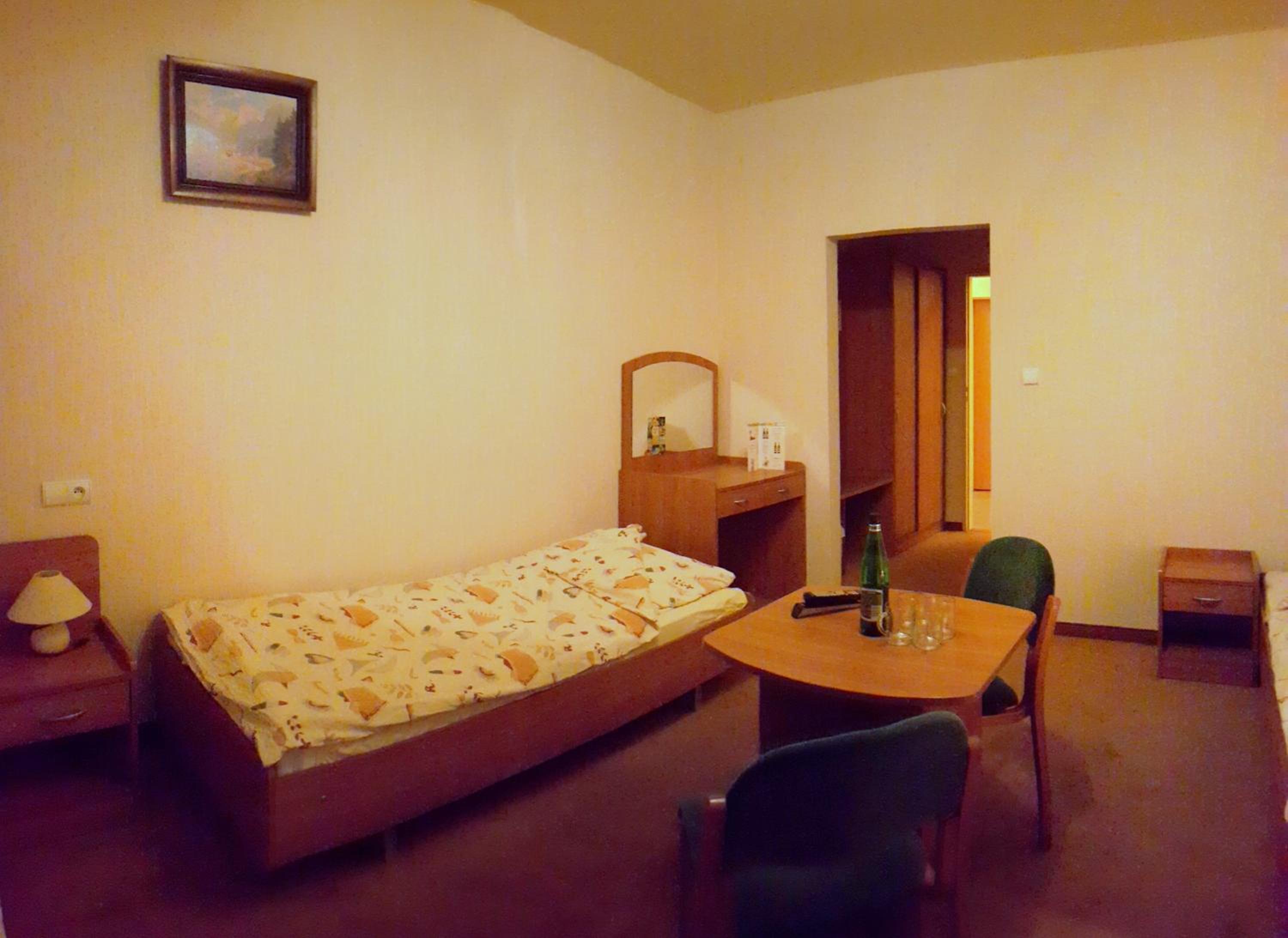 Quadruple Room - Photo 5